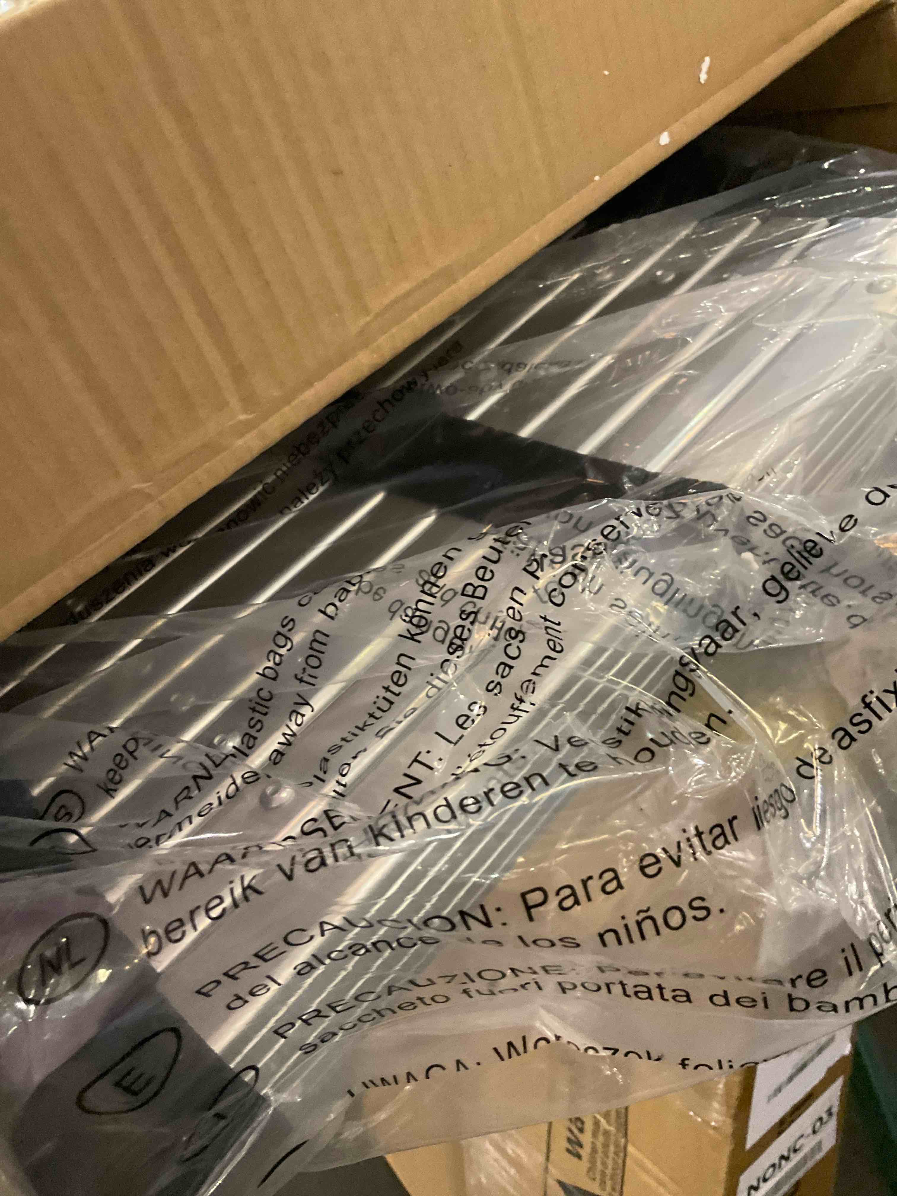https://s3.amazonaws.com/lotting-images-prod/bidfta/PNK2449787_1749056061730.jpeg
