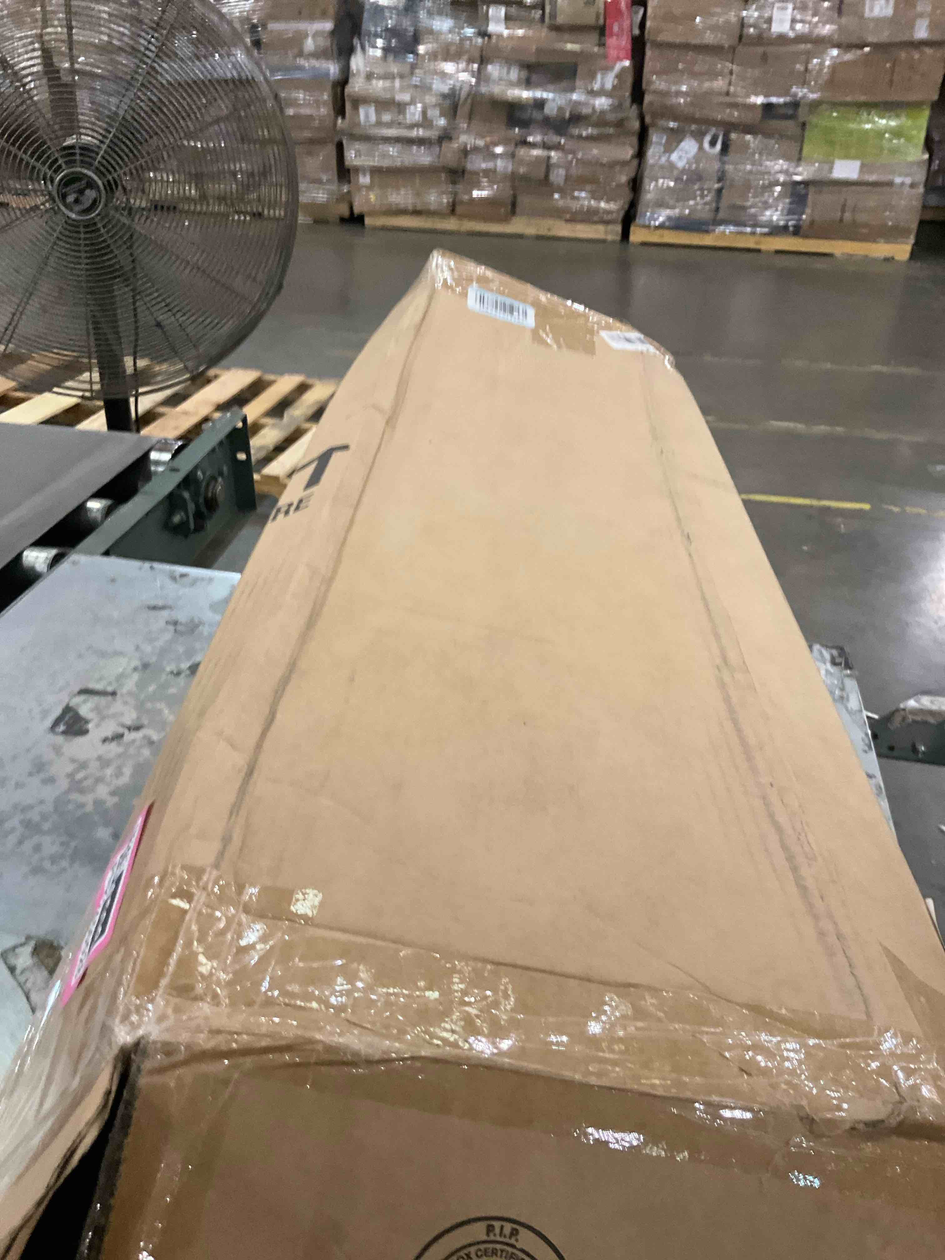 https://s3.amazonaws.com/lotting-images-prod/bidfta/PNK2450528_1749142034151.jpeg