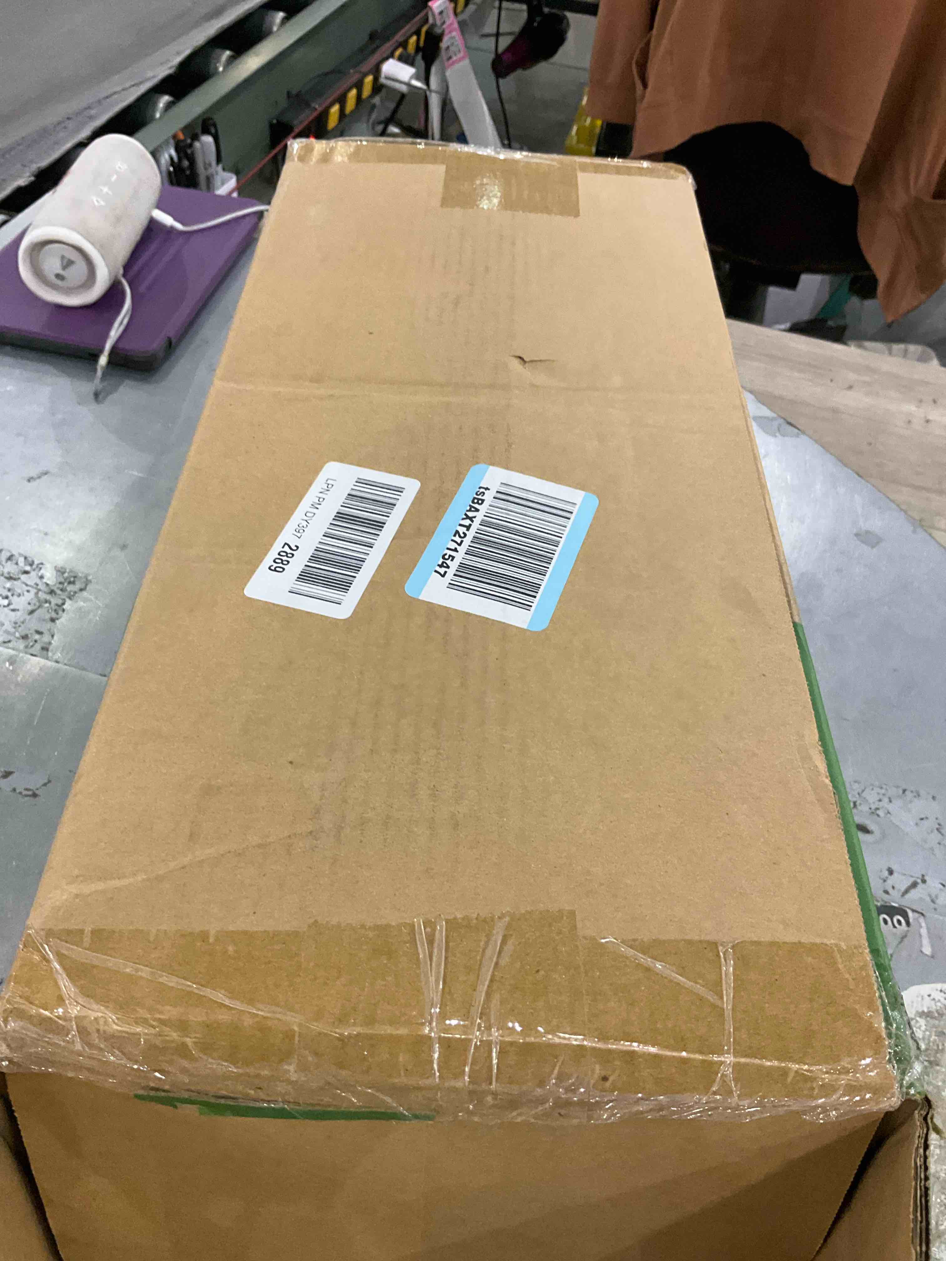 https://s3.amazonaws.com/lotting-images-prod/bidfta/PNK2450719_1749209570583.jpeg