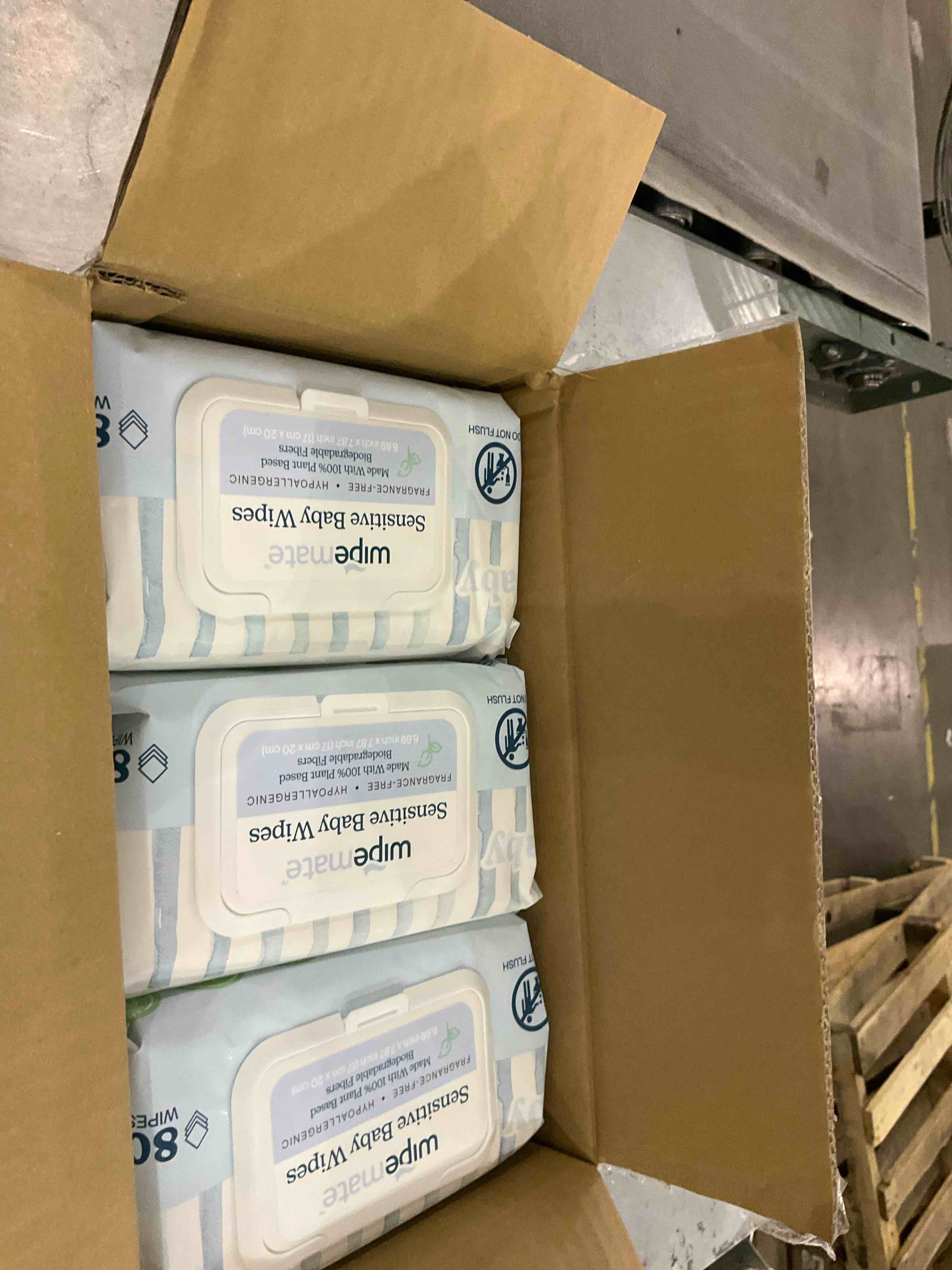 https://s3.amazonaws.com/lotting-images-prod/bidfta/PNK2451511_1749468251159.jpeg