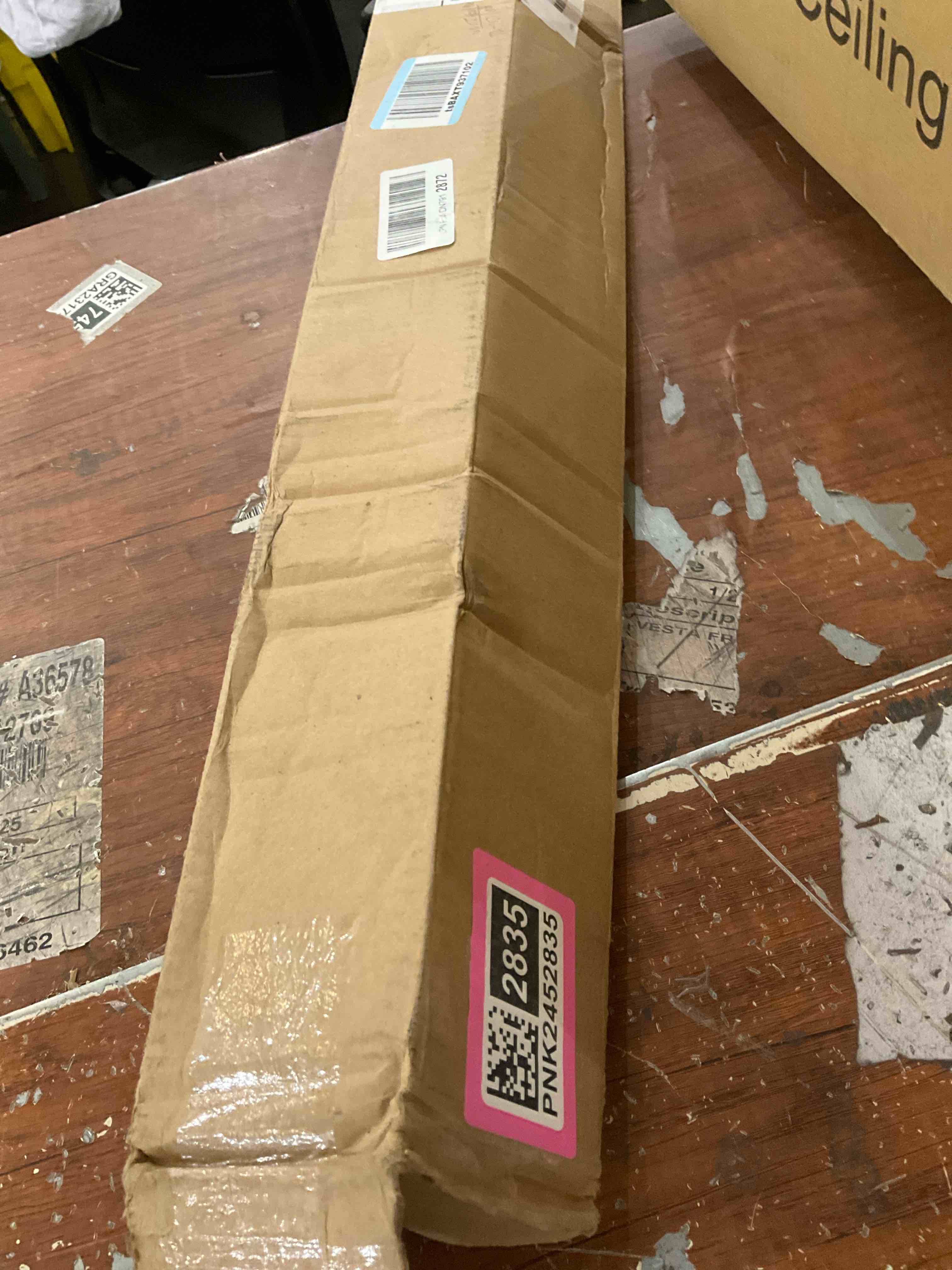 https://s3.amazonaws.com/lotting-images-prod/bidfta/PNK2452835_1749132597066.jpeg