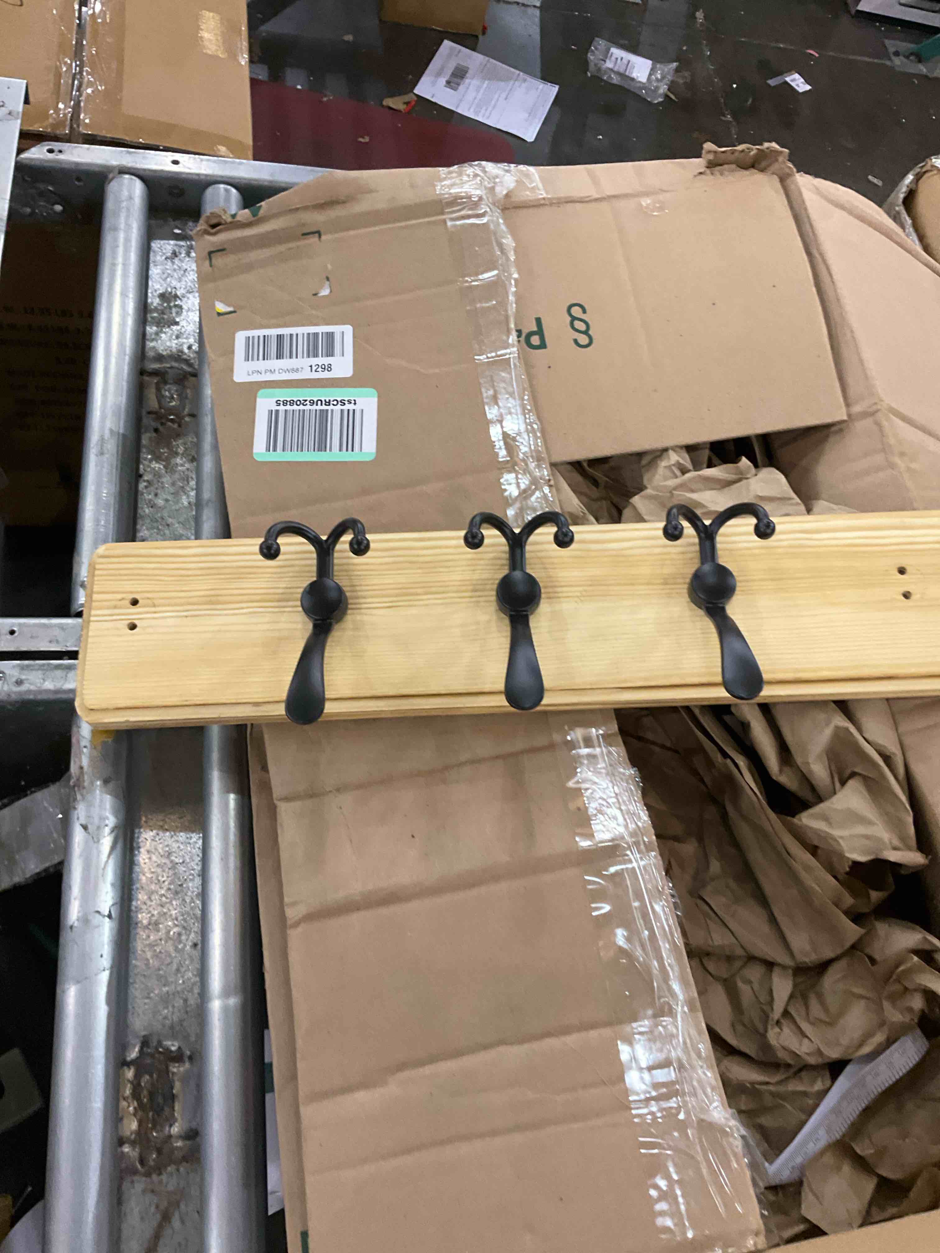 https://s3.amazonaws.com/lotting-images-prod/bidfta/PNK2453468_1749222258125.jpeg