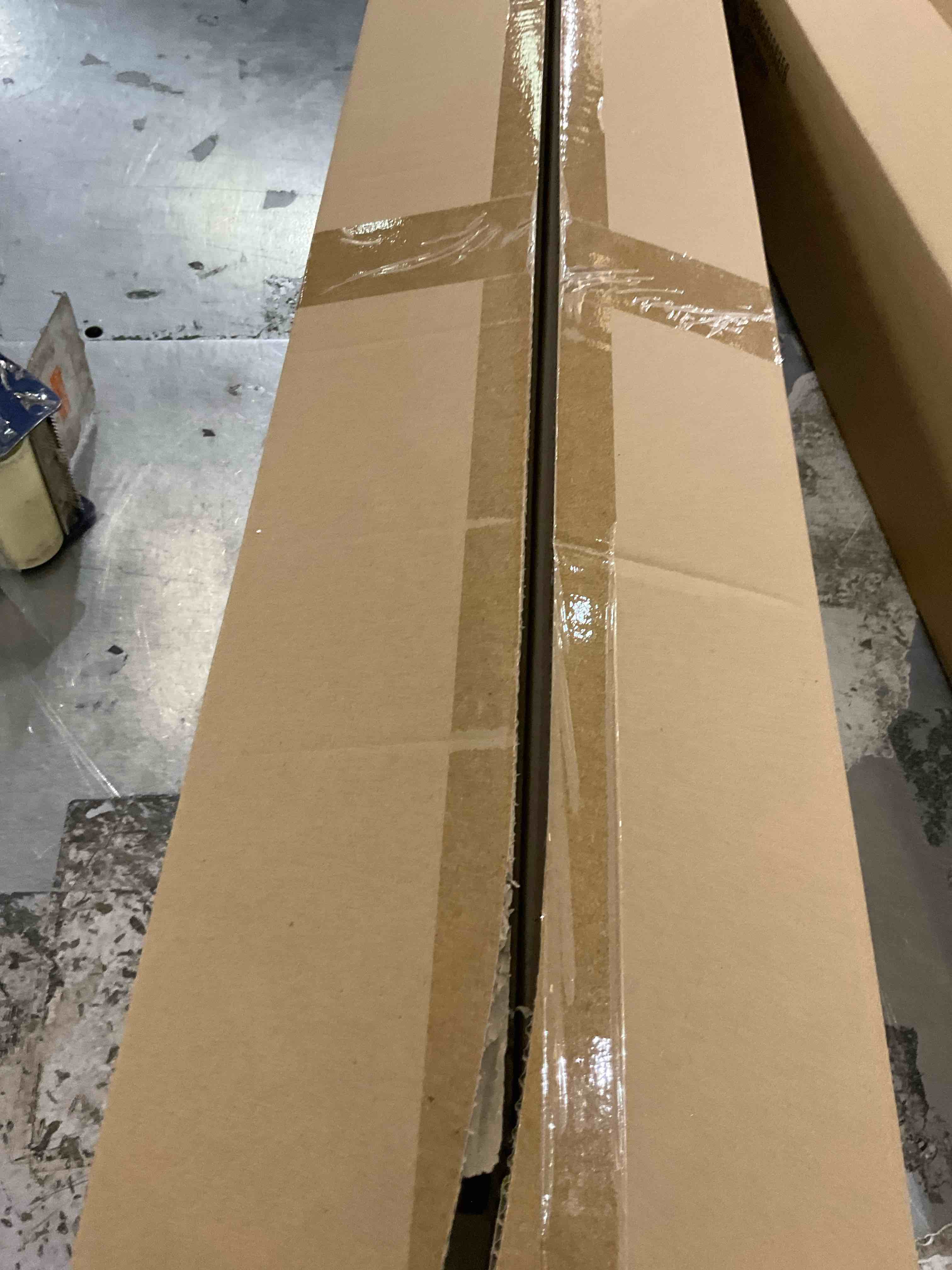 https://s3.amazonaws.com/lotting-images-prod/bidfta/PNK2454657_1749476660145.jpeg