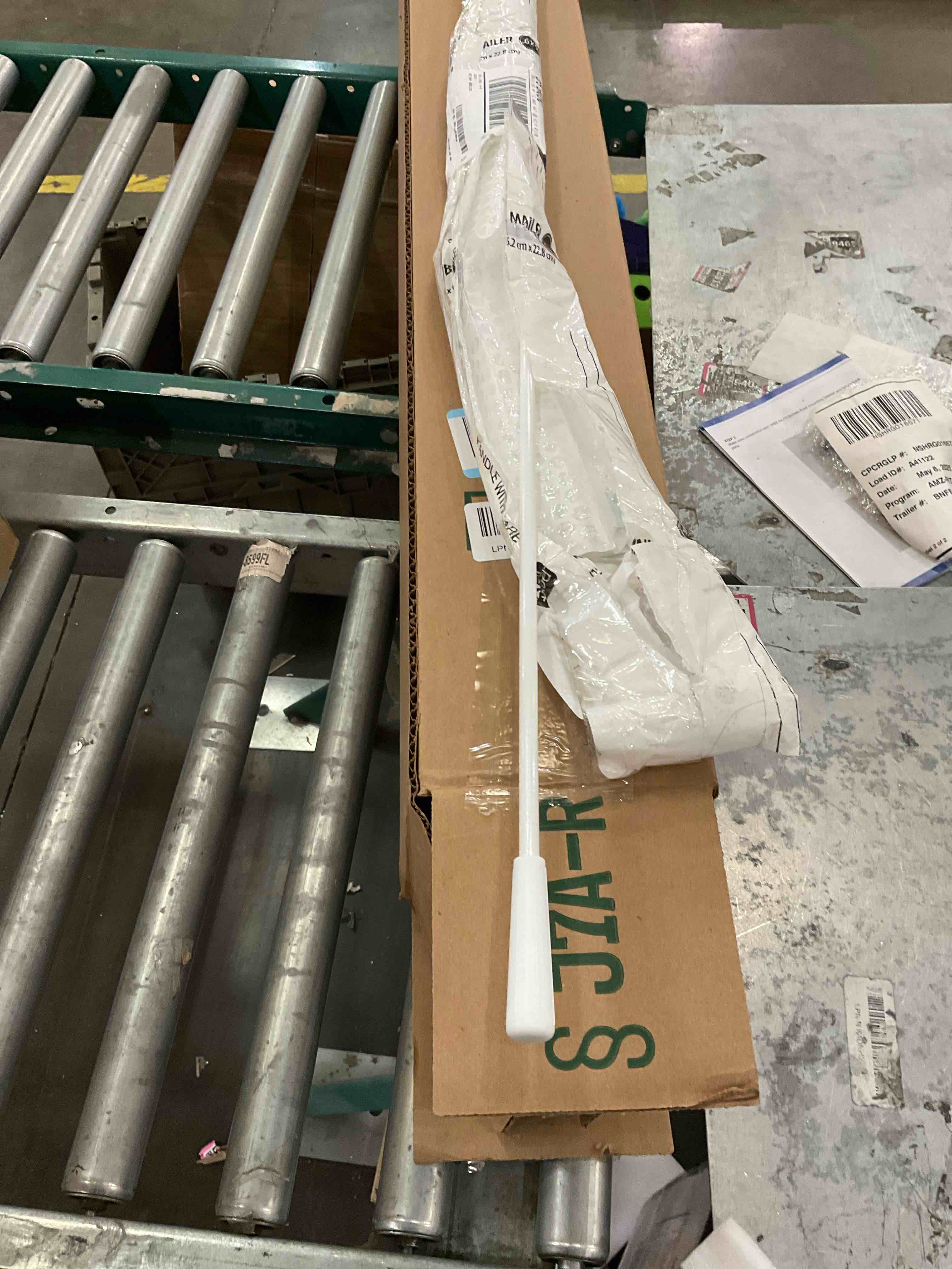 https://s3.amazonaws.com/lotting-images-prod/bidfta/PNK2455437_1749140150770.jpeg