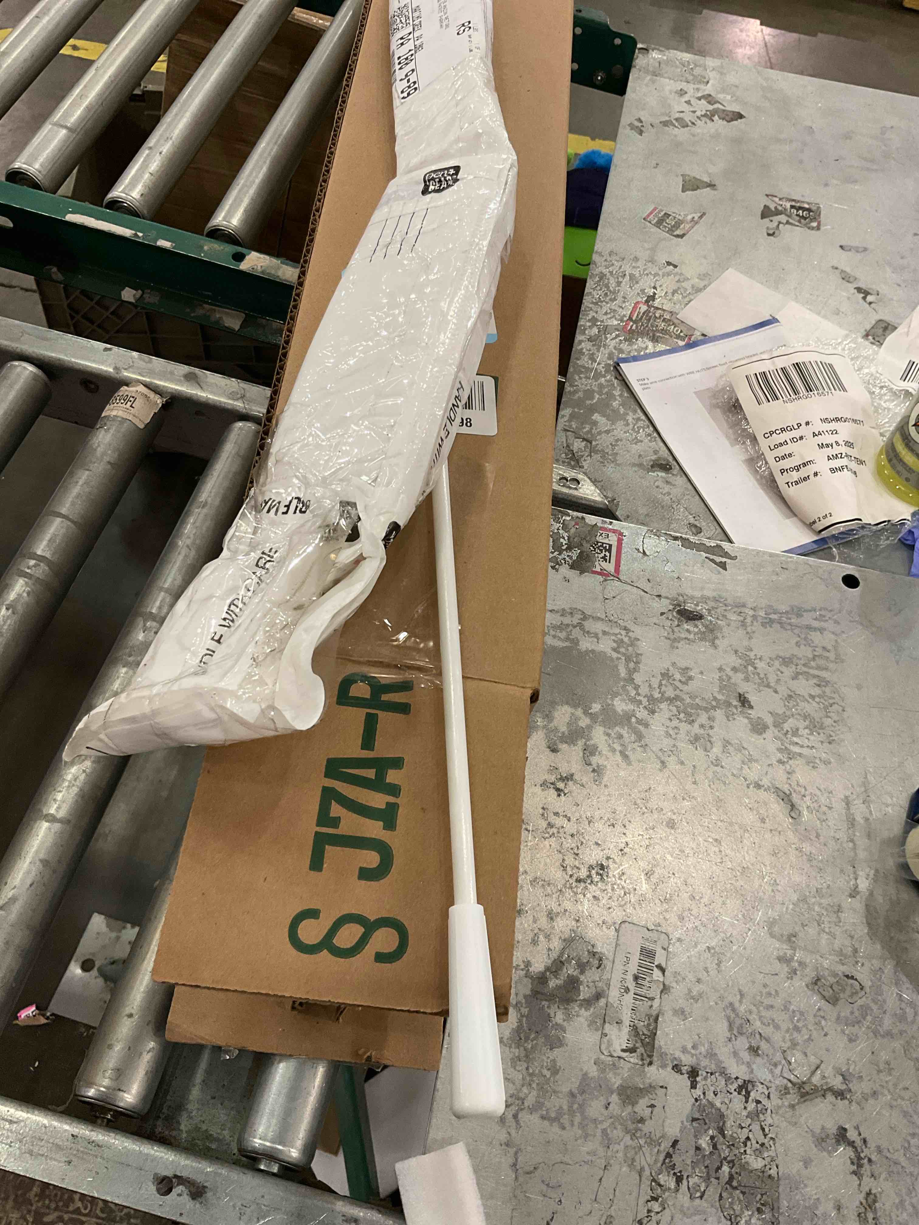https://s3.amazonaws.com/lotting-images-prod/bidfta/PNK2455437_1749140159890.jpeg