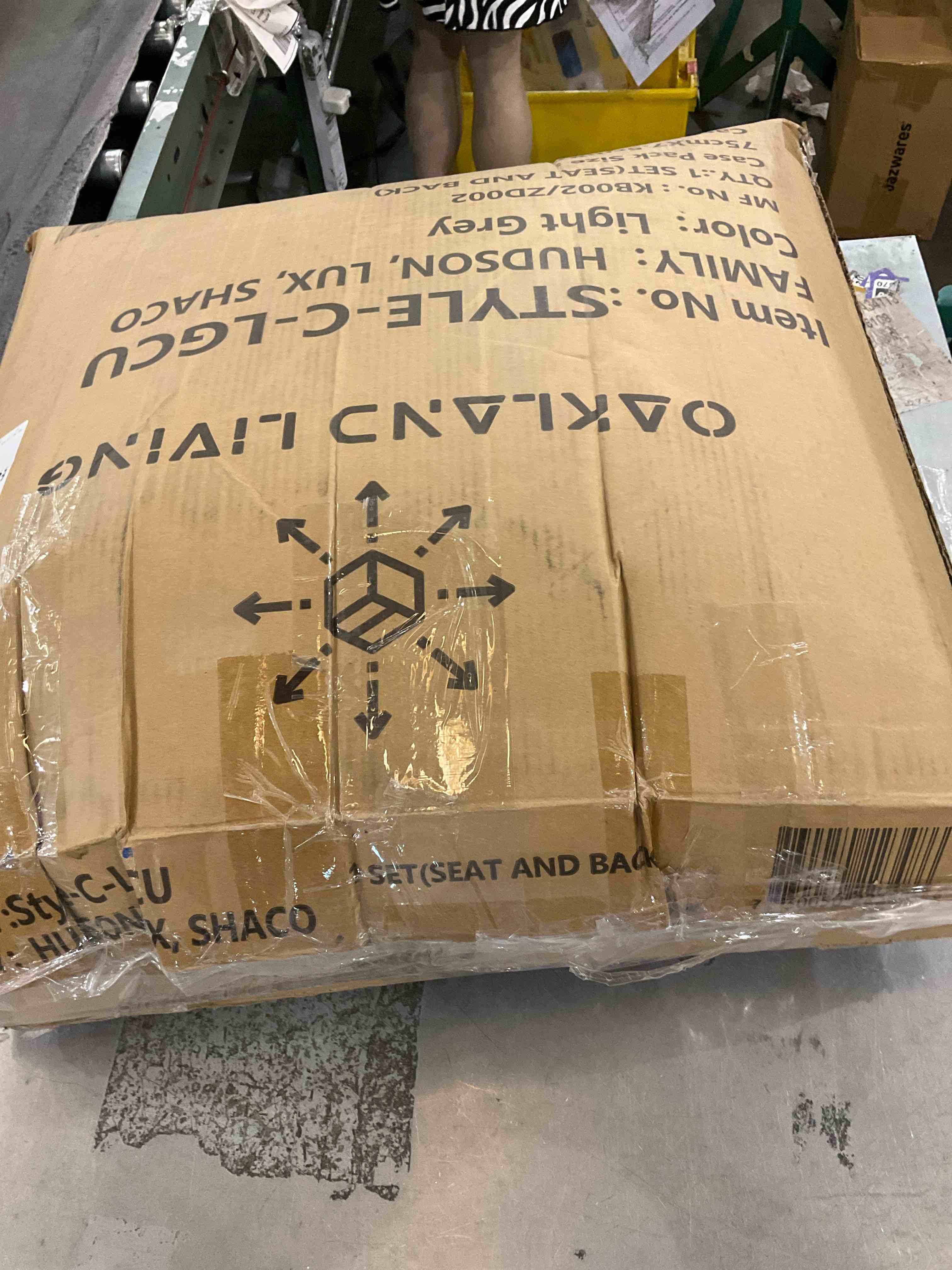 https://s3.amazonaws.com/lotting-images-prod/bidfta/PNK2455934_1749221973743.jpeg