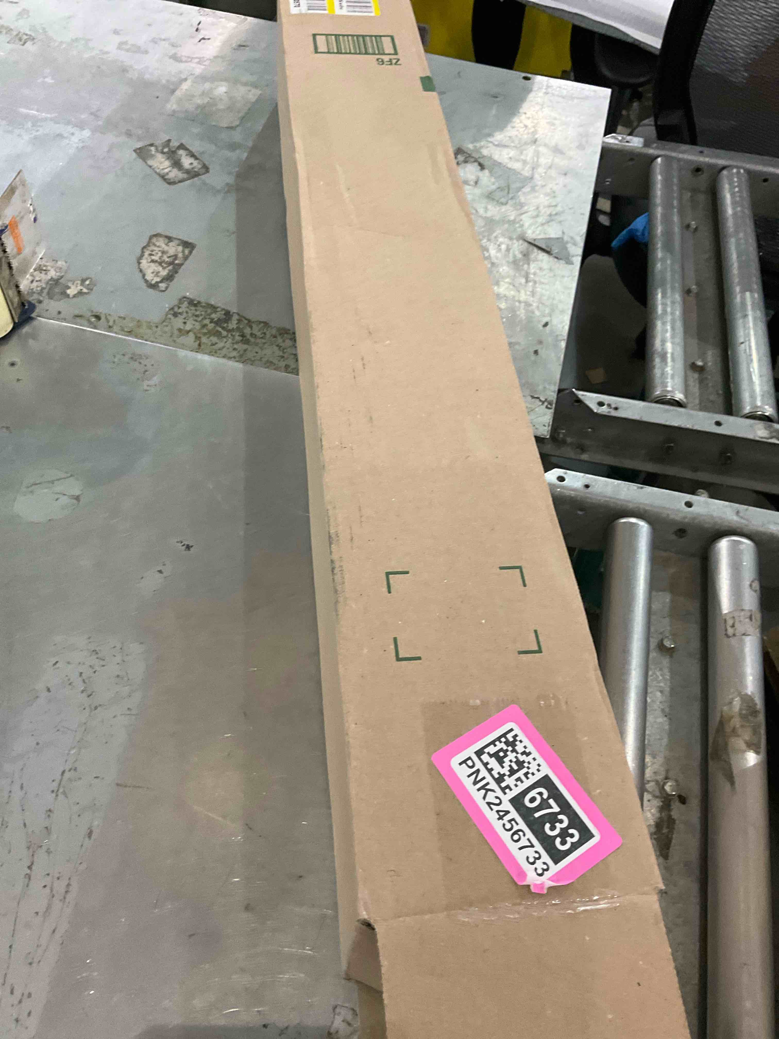 https://s3.amazonaws.com/lotting-images-prod/bidfta/PNK2456733_1749495678234.jpeg