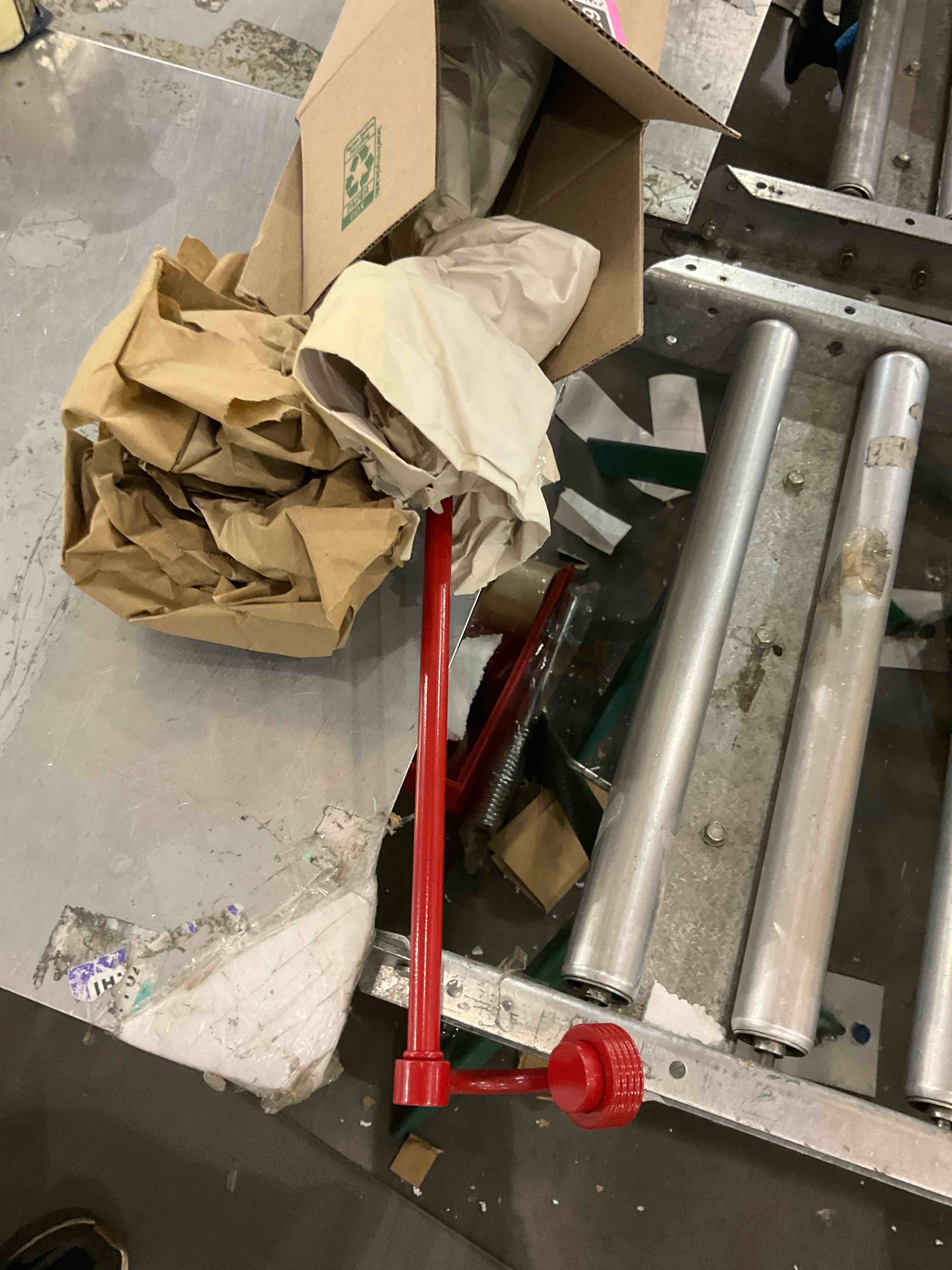 https://s3.amazonaws.com/lotting-images-prod/bidfta/PNK2456733_1749495693402.jpeg