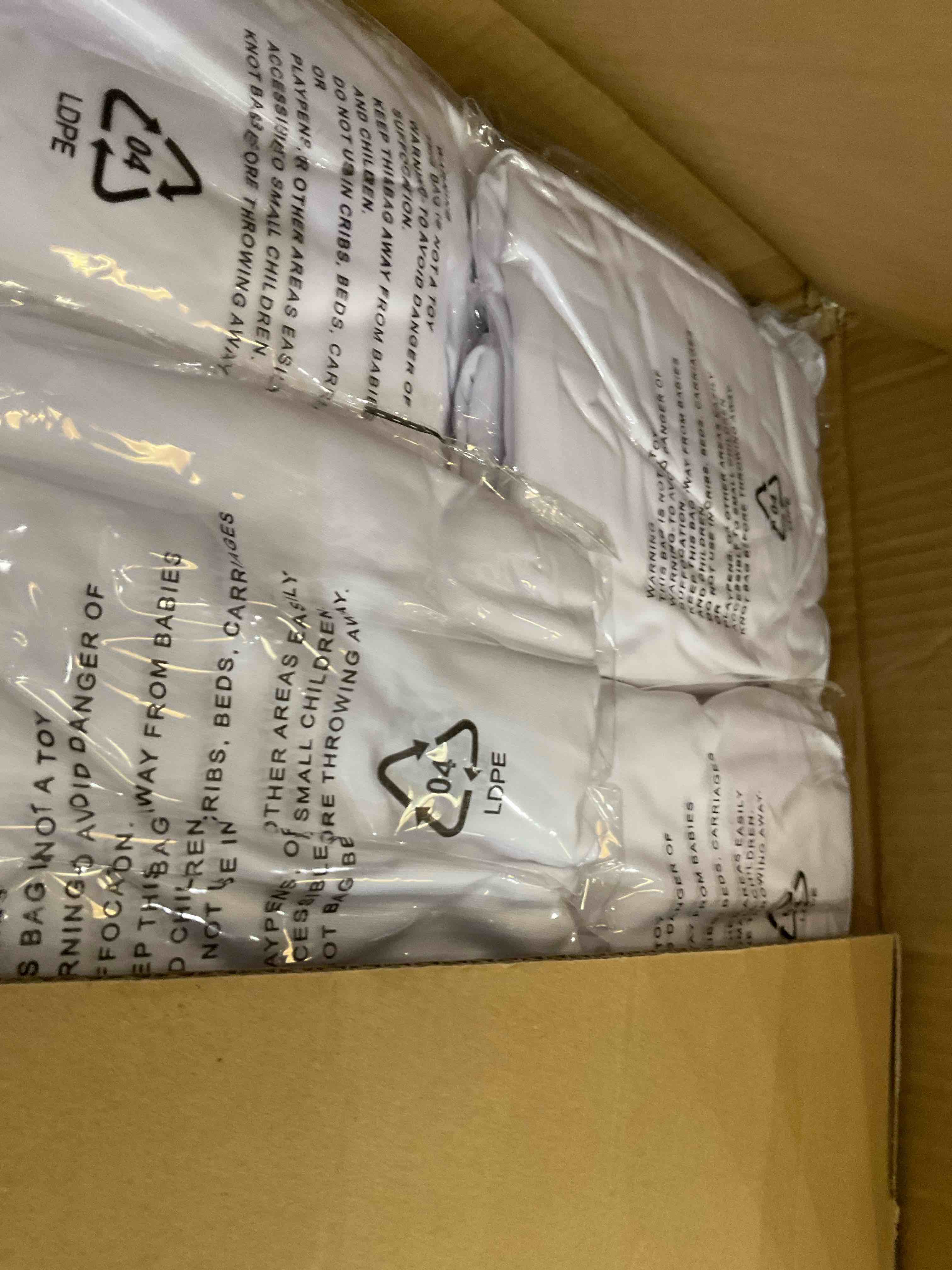 https://s3.amazonaws.com/lotting-images-prod/bidfta/PNK2457170_1749573761240.jpeg