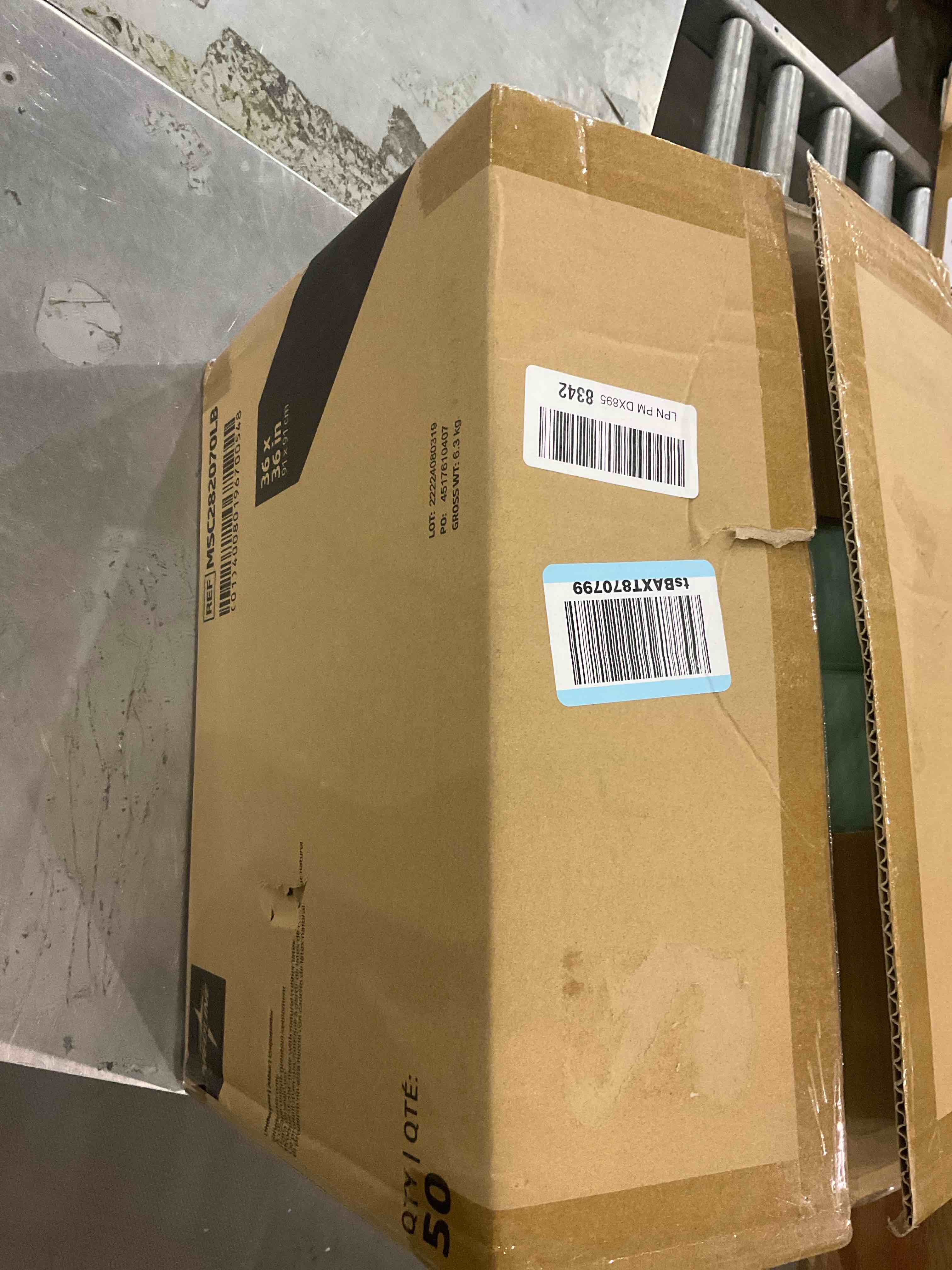 https://s3.amazonaws.com/lotting-images-prod/bidfta/PNK2458195_1749208391830.jpeg