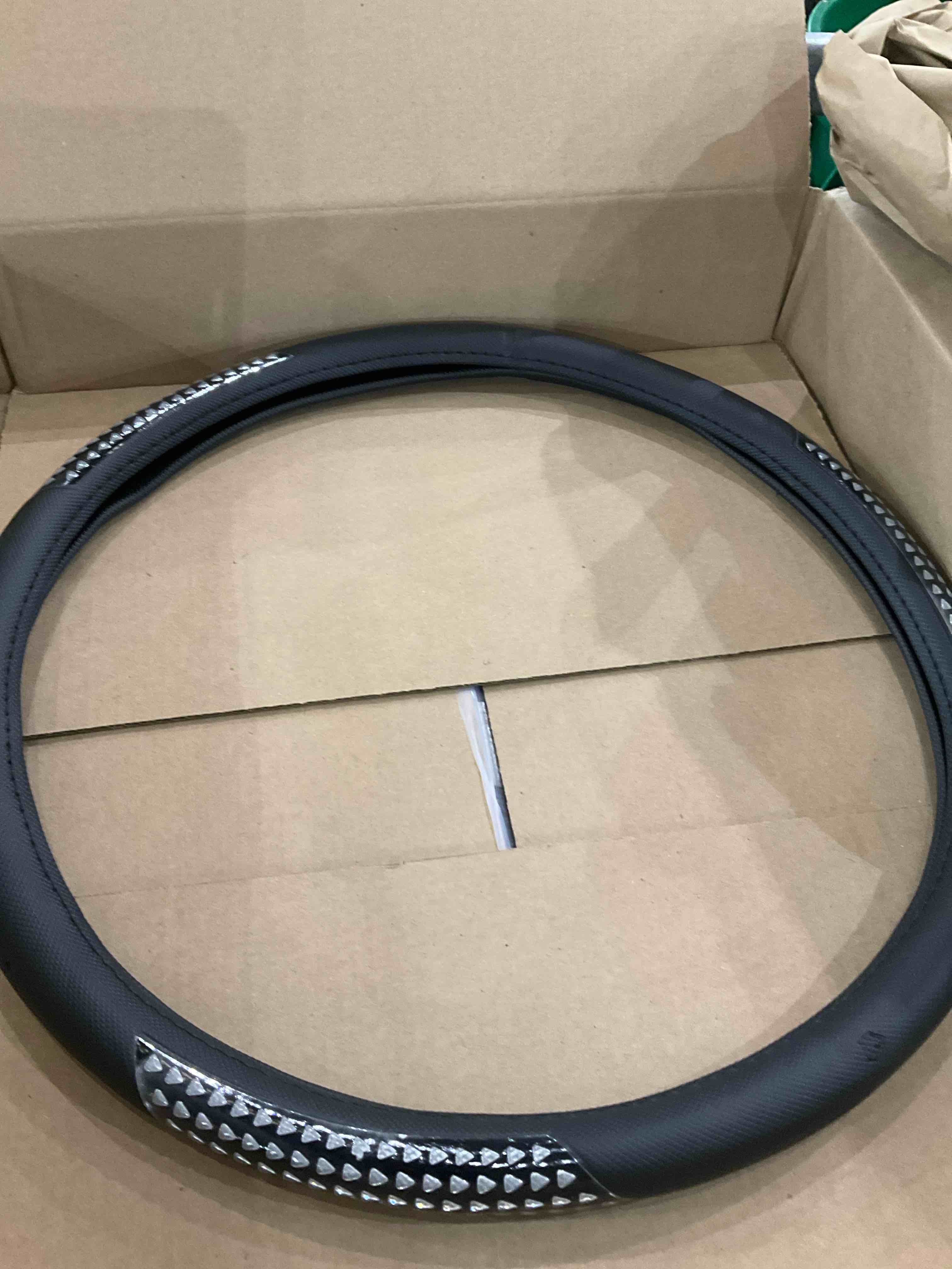 https://s3.amazonaws.com/lotting-images-prod/bidfta/PNK2458413_1749214753399.jpeg