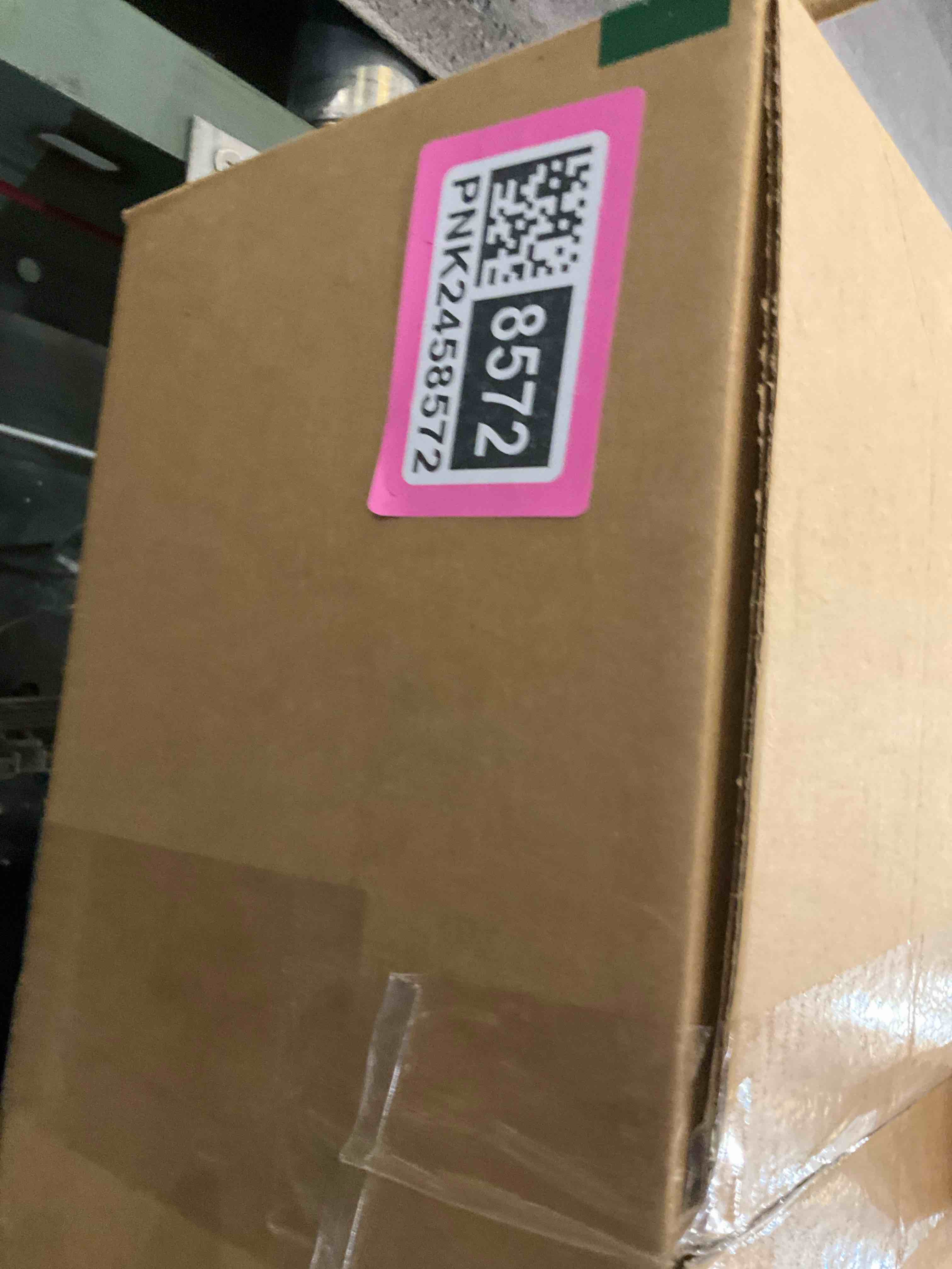 https://s3.amazonaws.com/lotting-images-prod/bidfta/PNK2458572_1749223843663.jpeg