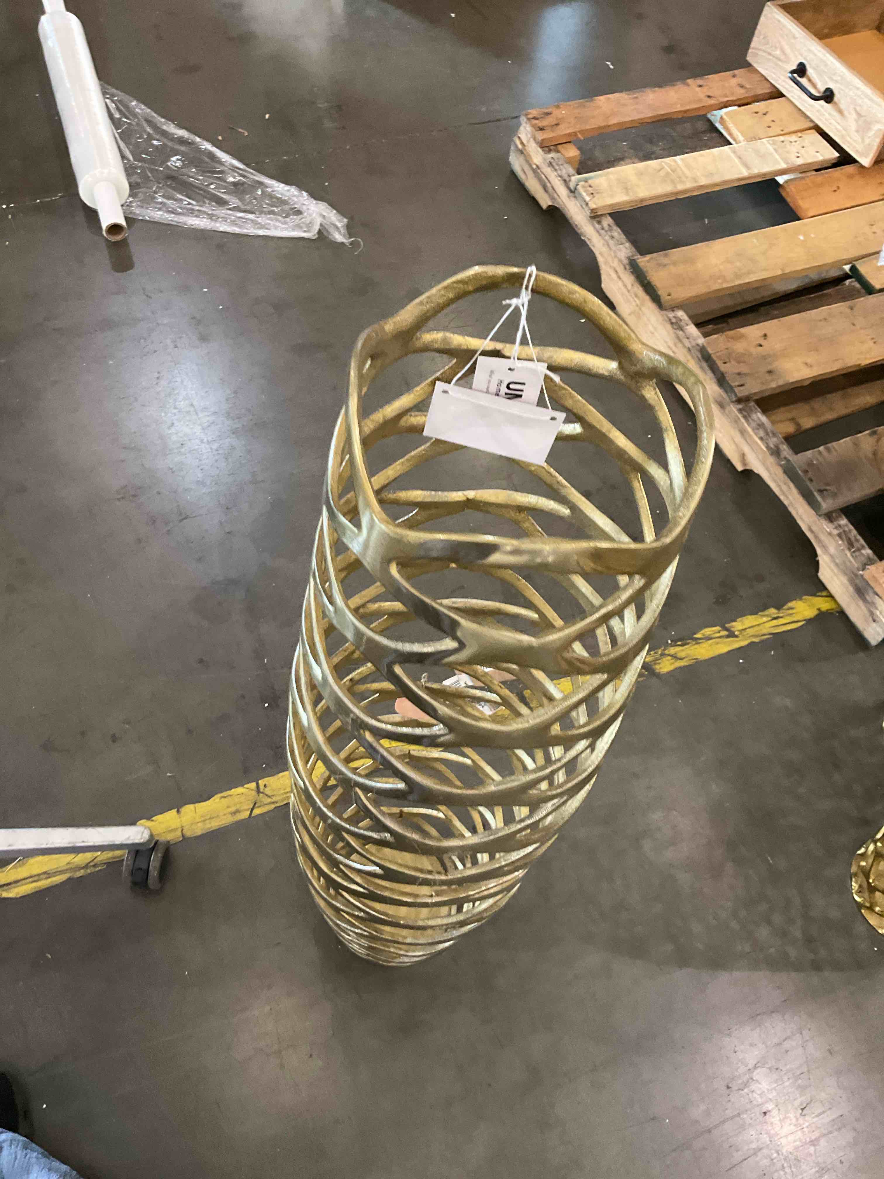 ALUM FLOOR VASE 