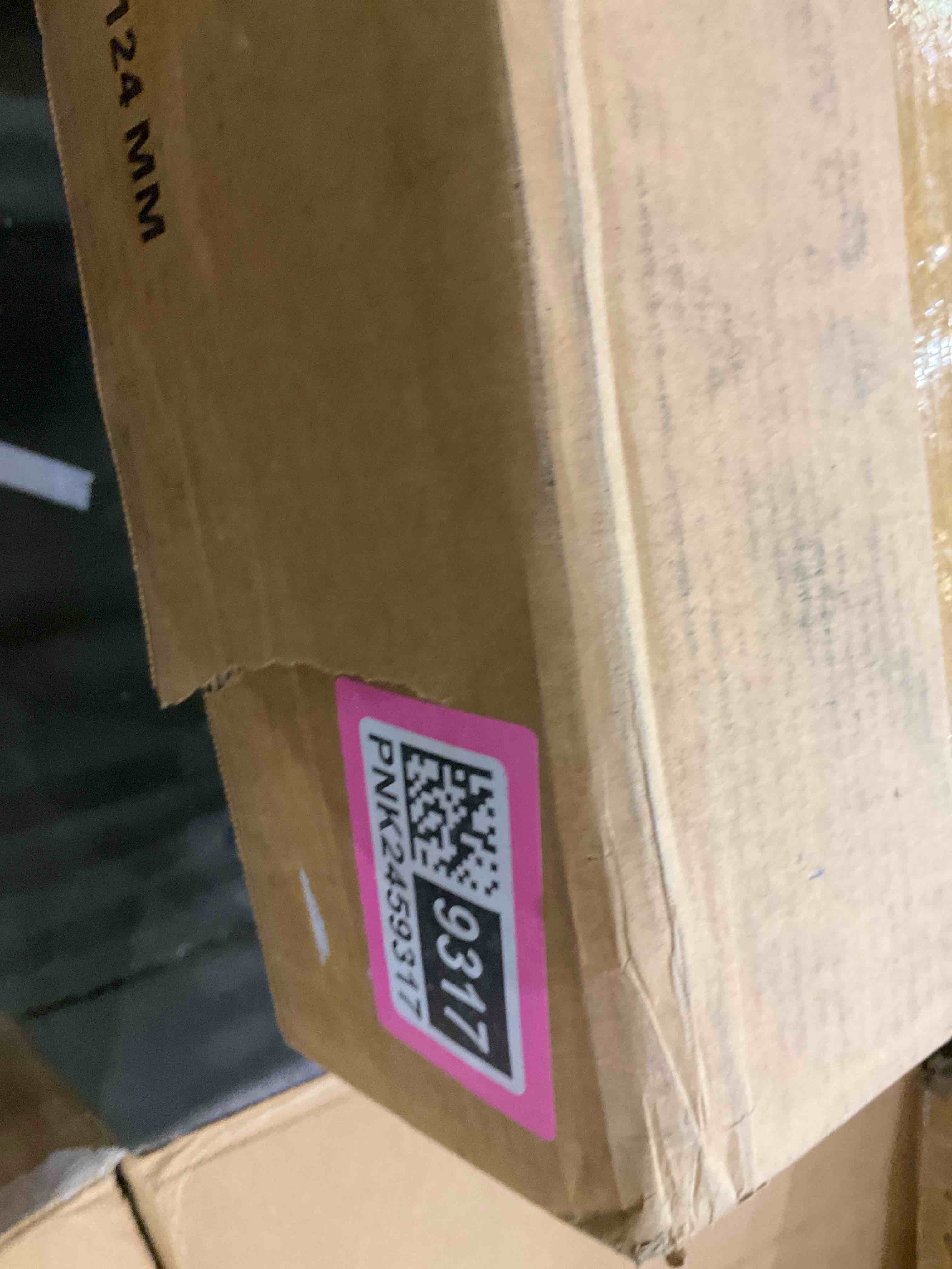 https://s3.amazonaws.com/lotting-images-prod/bidfta/PNK2459317_1749478362859.jpeg
