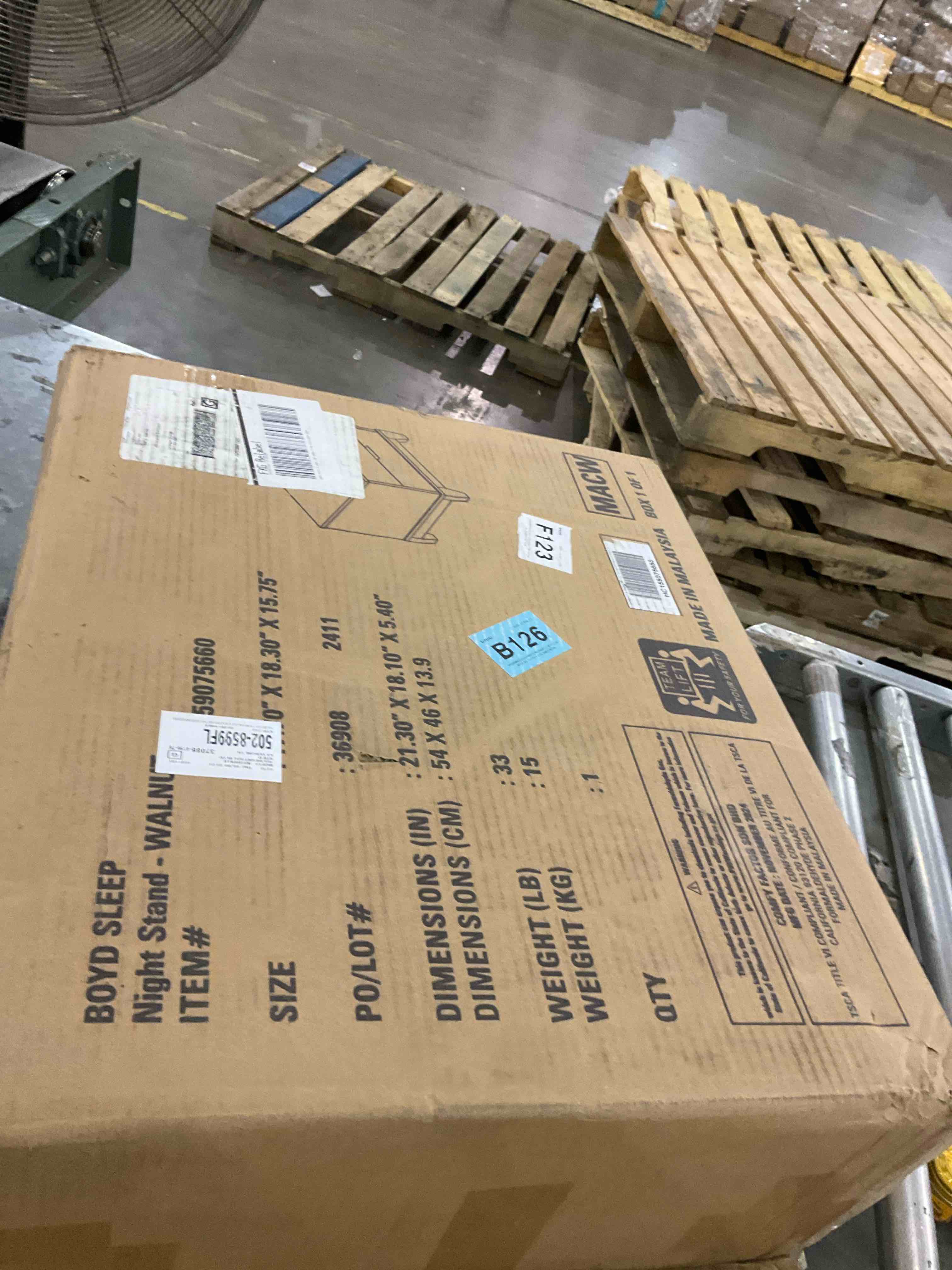 https://s3.amazonaws.com/lotting-images-prod/bidfta/PNK2461489_1749495960596.jpeg