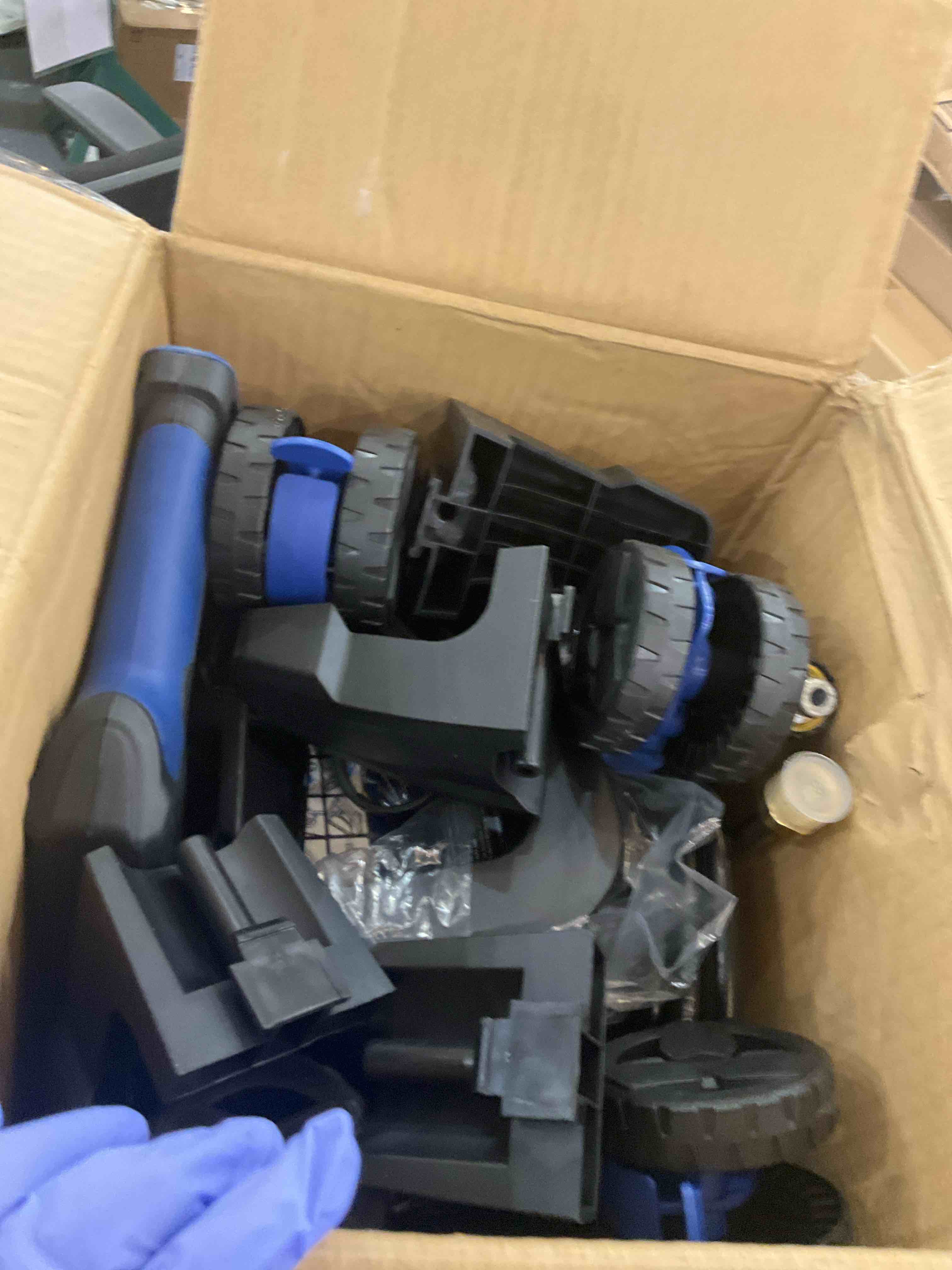 https://s3.amazonaws.com/lotting-images-prod/bidfta/PNK2461656_1749577909344.jpeg