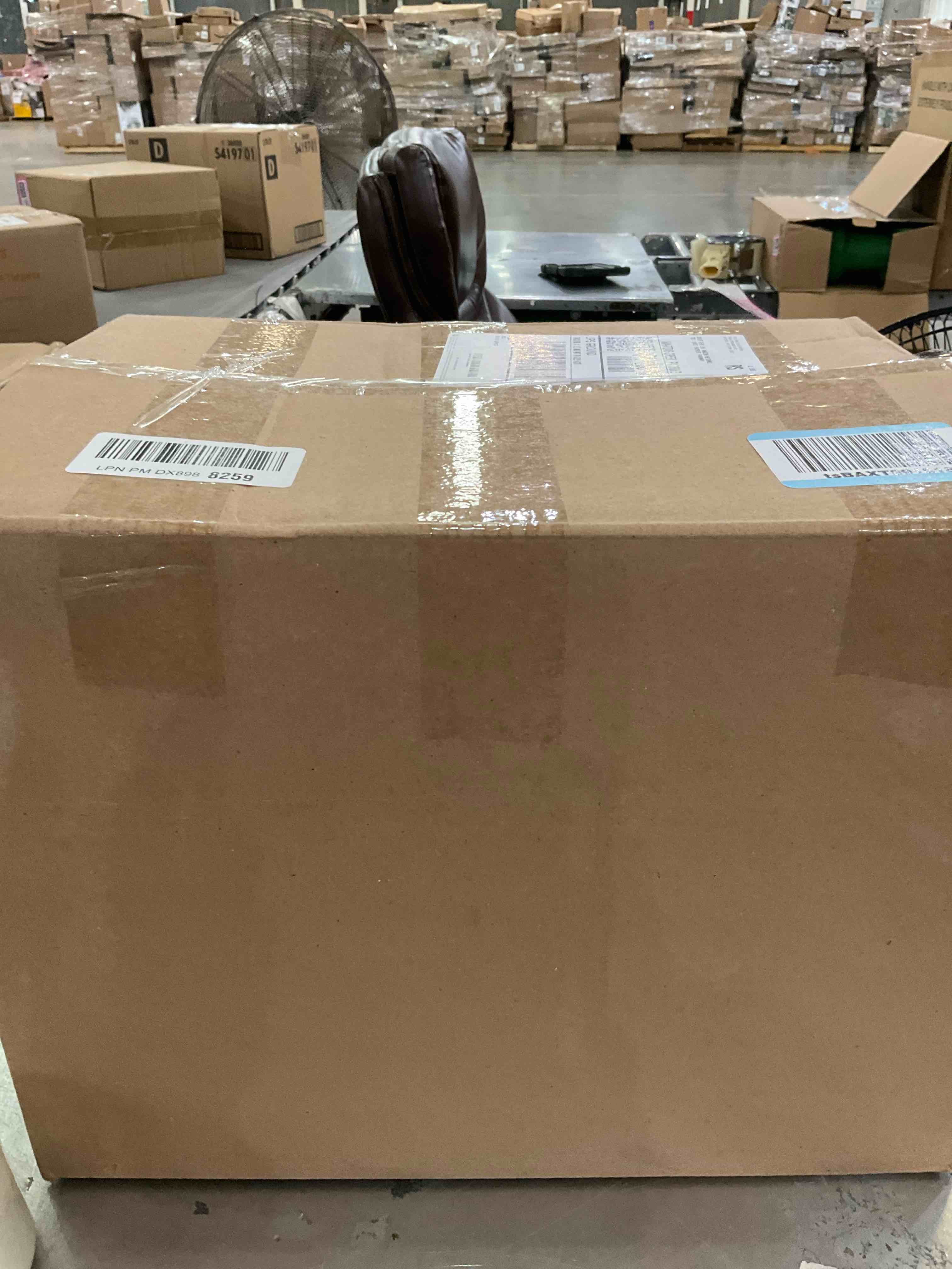 https://s3.amazonaws.com/lotting-images-prod/bidfta/PNK2462077_1749574176999.jpeg