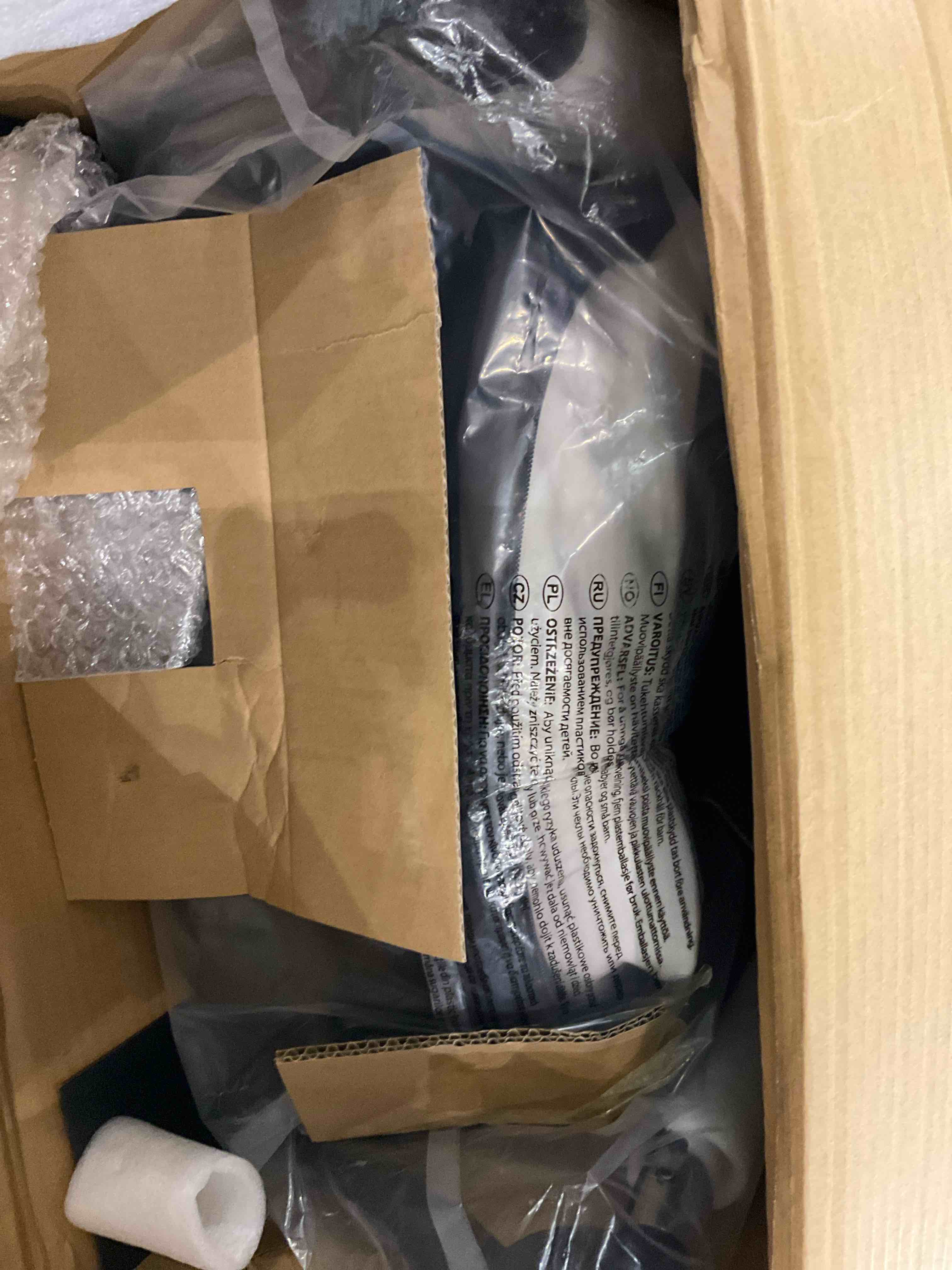 https://s3.amazonaws.com/lotting-images-prod/bidfta/PNK2462847_1749652986842.jpeg
