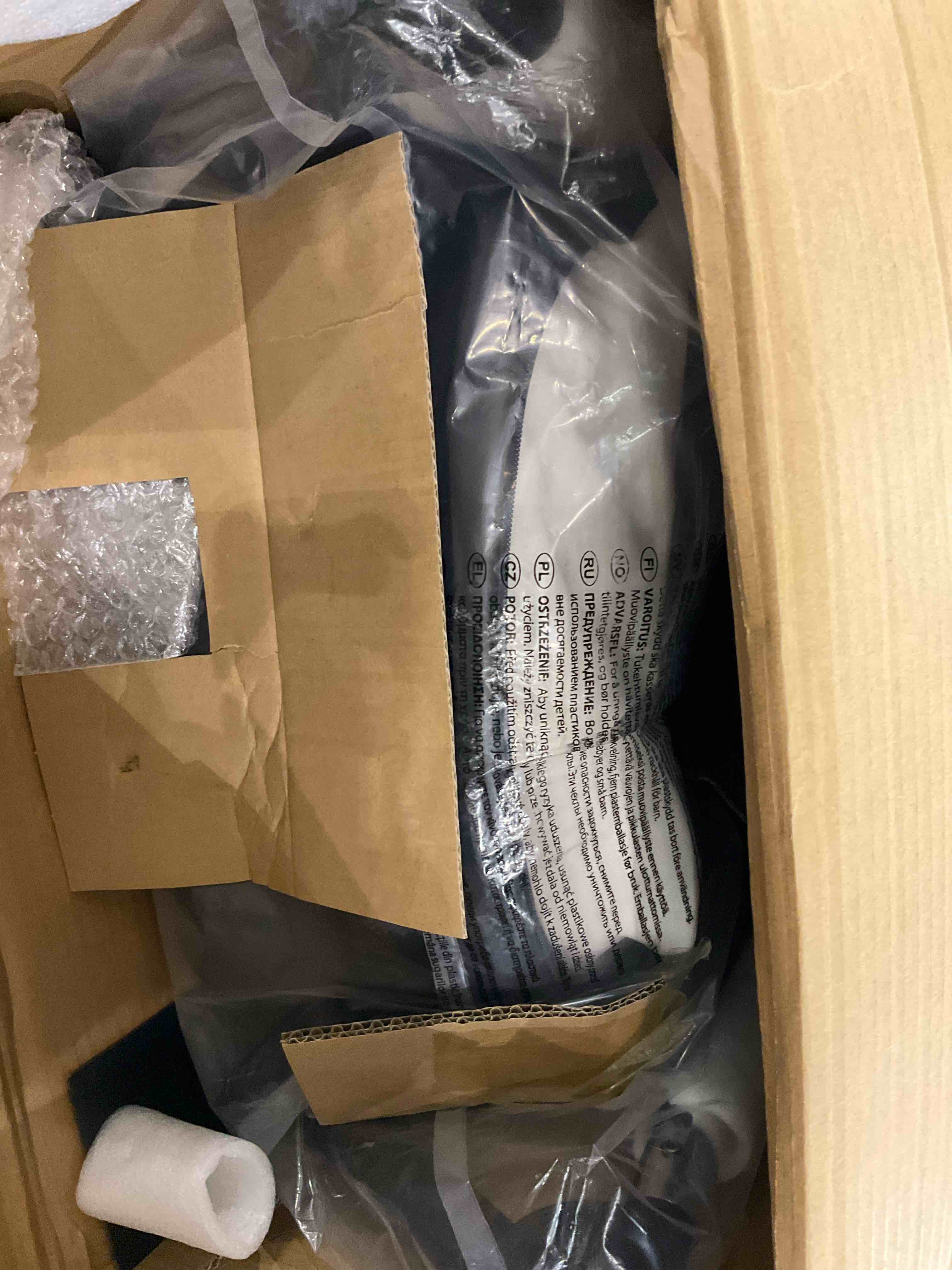 https://s3.amazonaws.com/lotting-images-prod/bidfta/PNK2462847_1749652987687.jpeg