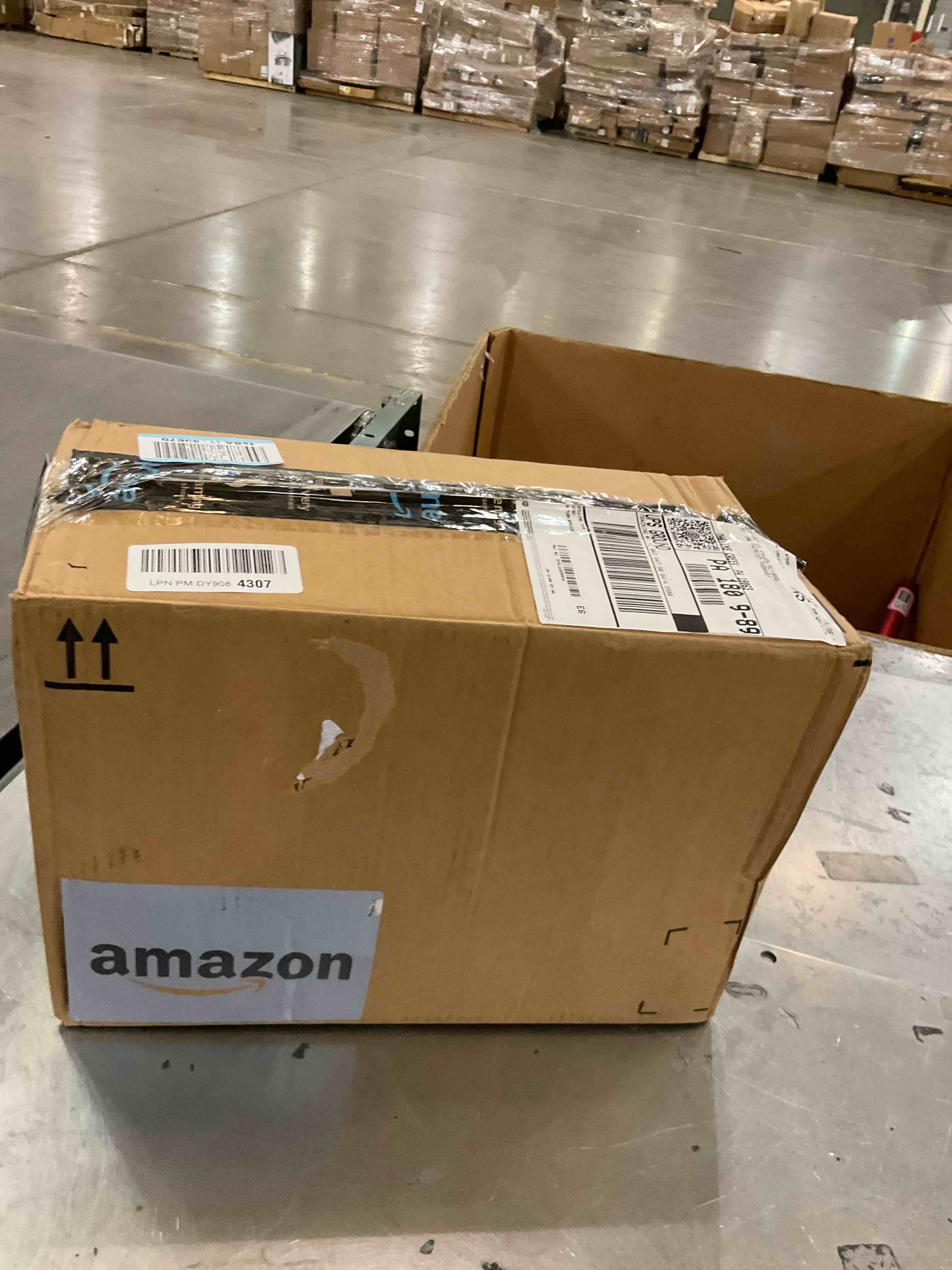 https://s3.amazonaws.com/lotting-images-prod/bidfta/PNK2463676_1749748354441.jpeg