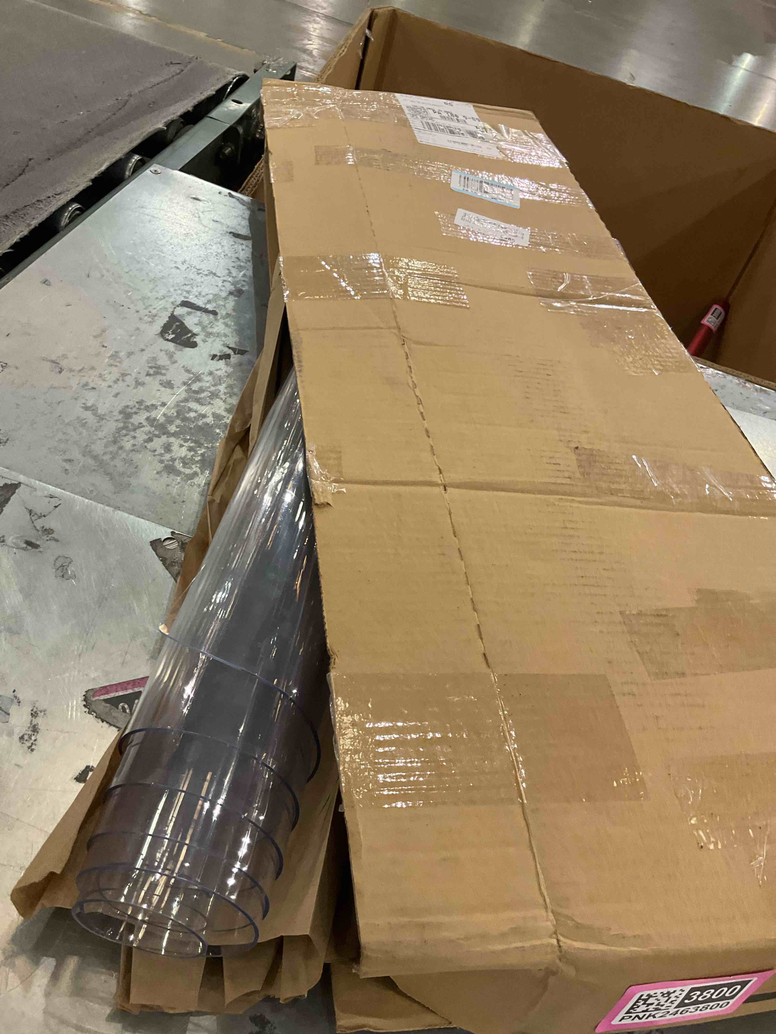 https://s3.amazonaws.com/lotting-images-prod/bidfta/PNK2463800_1749740098632.jpeg
