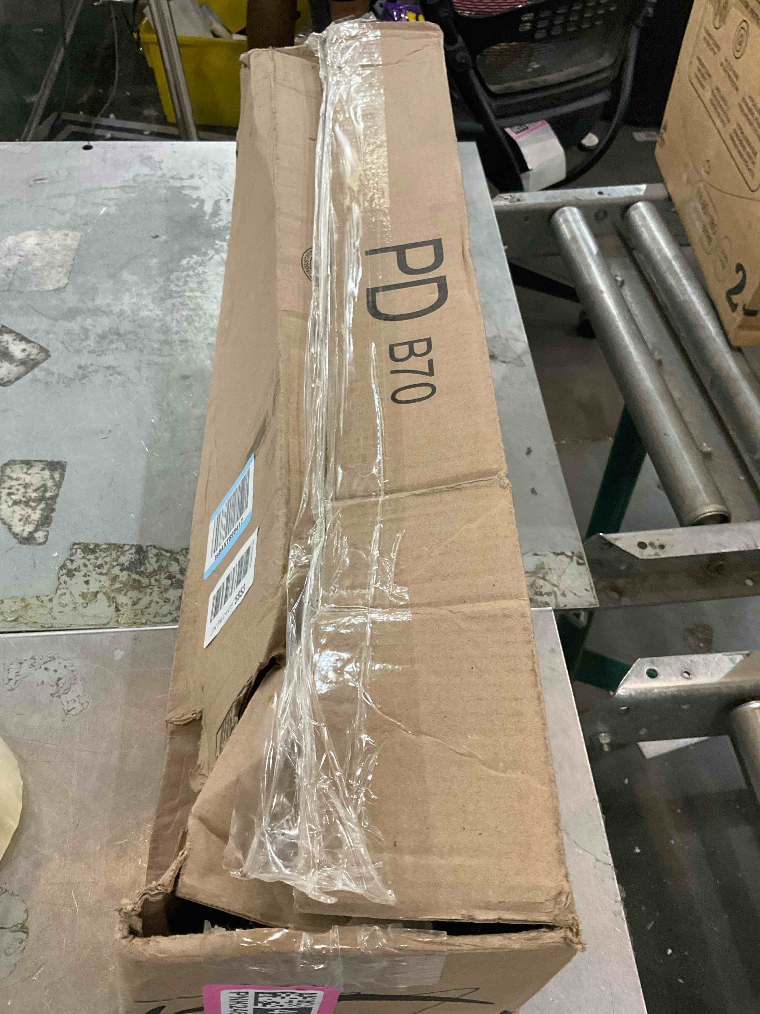 https://s3.amazonaws.com/lotting-images-prod/bidfta/PNK2464040_1749653220851.jpeg