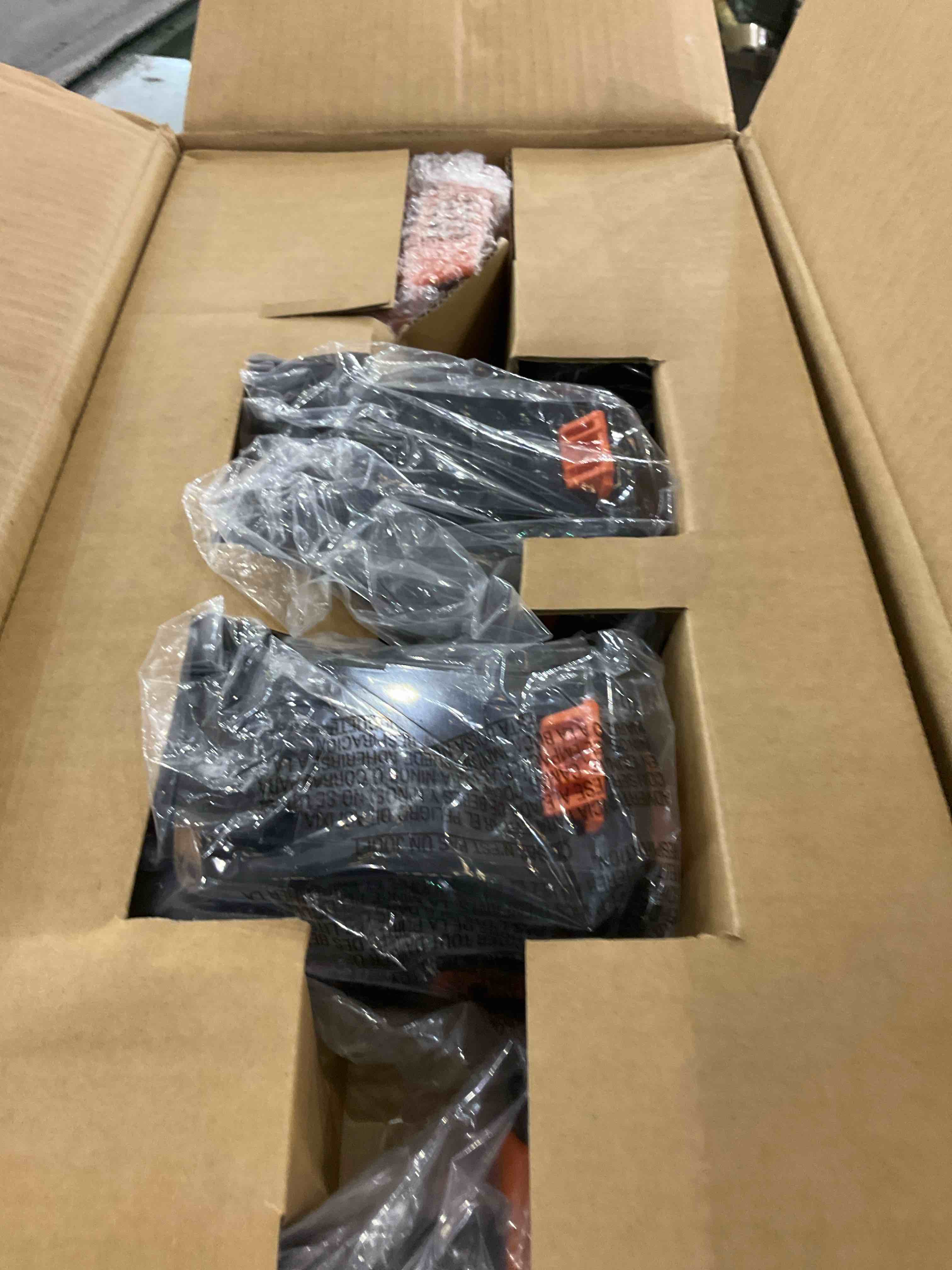 https://s3.amazonaws.com/lotting-images-prod/bidfta/PNK2465723_1749821540831.jpeg