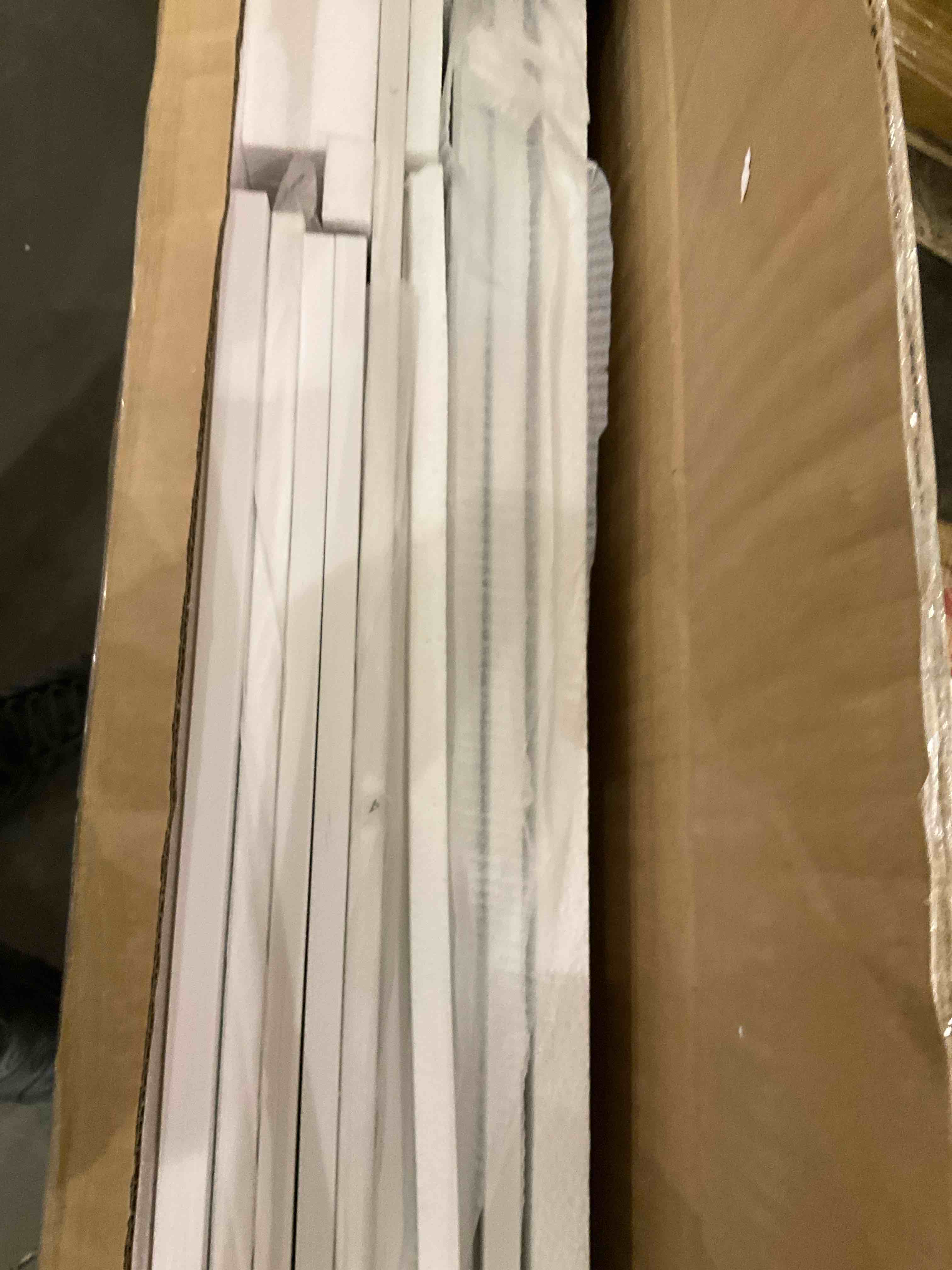 https://s3.amazonaws.com/lotting-images-prod/bidfta/PNK2465950_1749821462845.jpeg