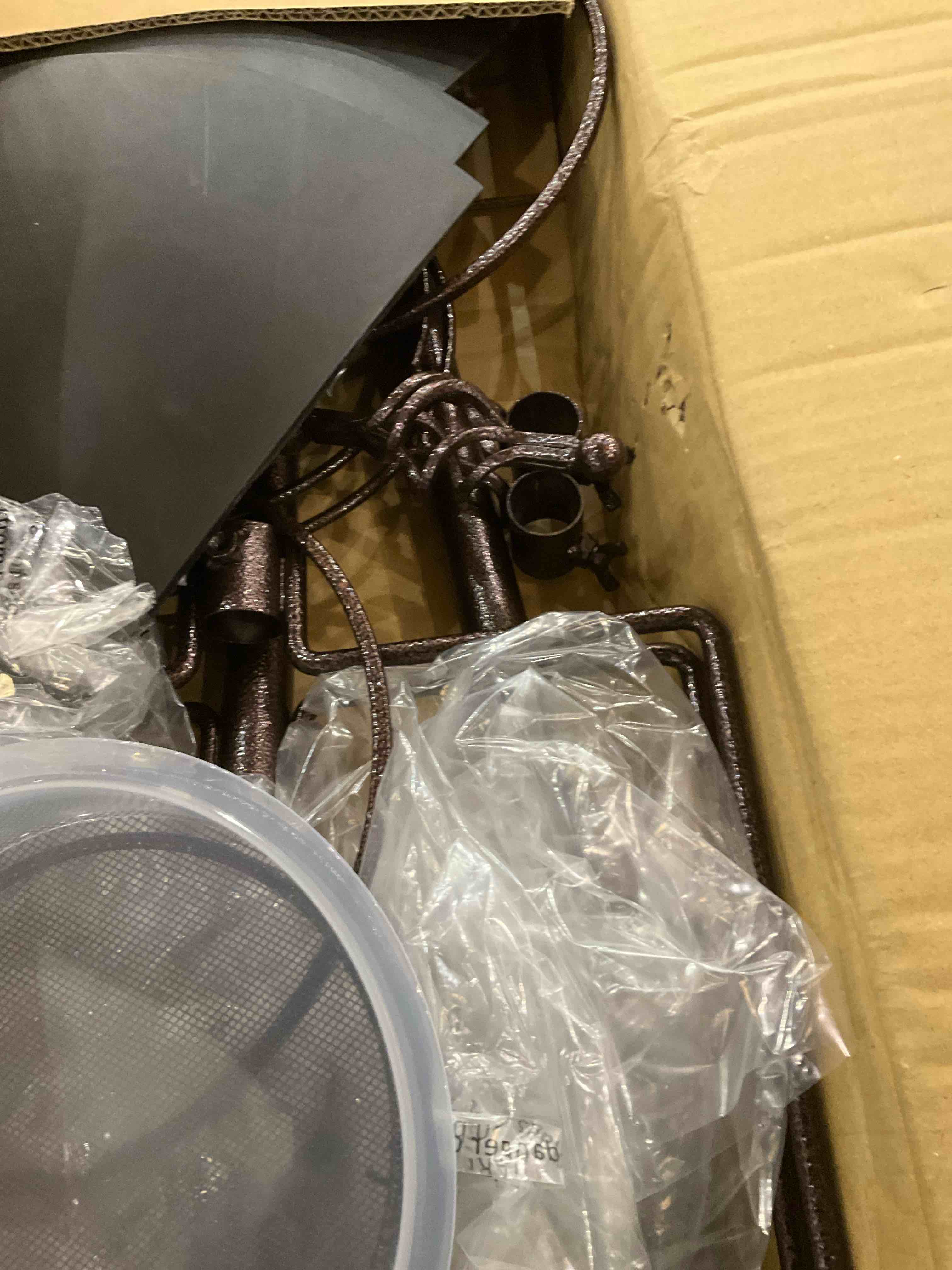 https://s3.amazonaws.com/lotting-images-prod/bidfta/PNK2468626_1749737909042.jpeg