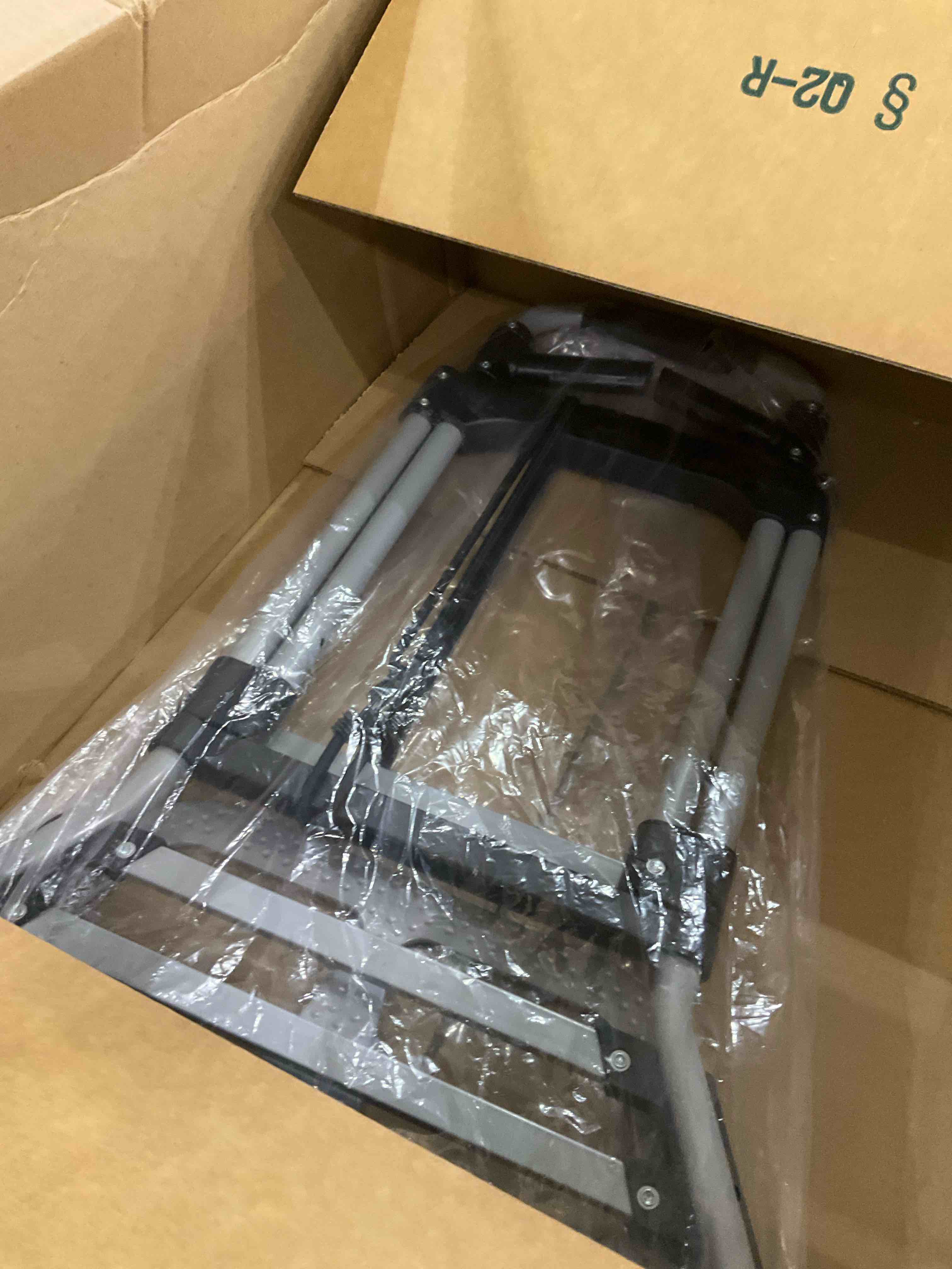 https://s3.amazonaws.com/lotting-images-prod/bidfta/PNK2469151_1749817002927.jpeg