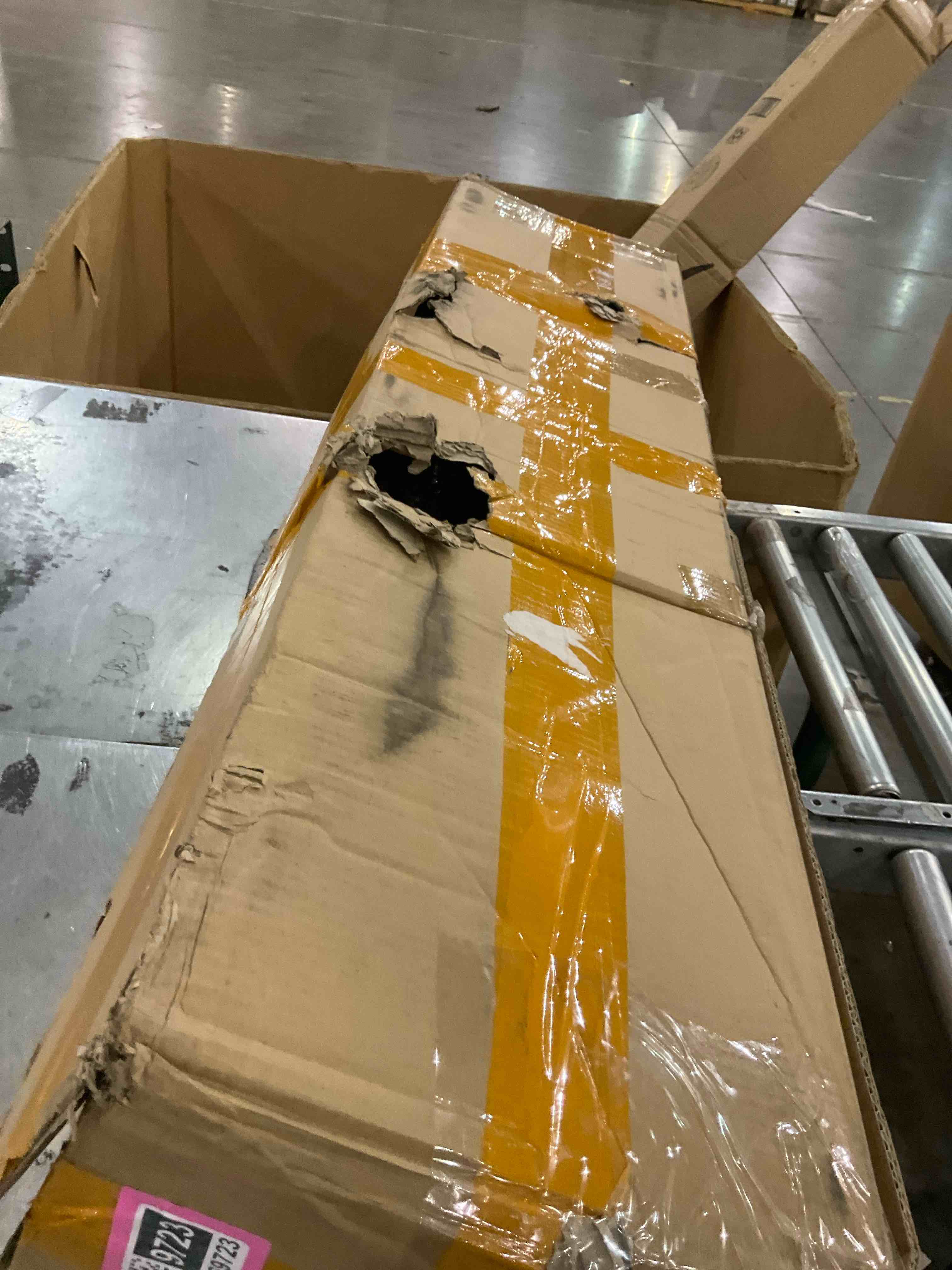 https://s3.amazonaws.com/lotting-images-prod/bidfta/PNK2469723_1750075603188.jpeg