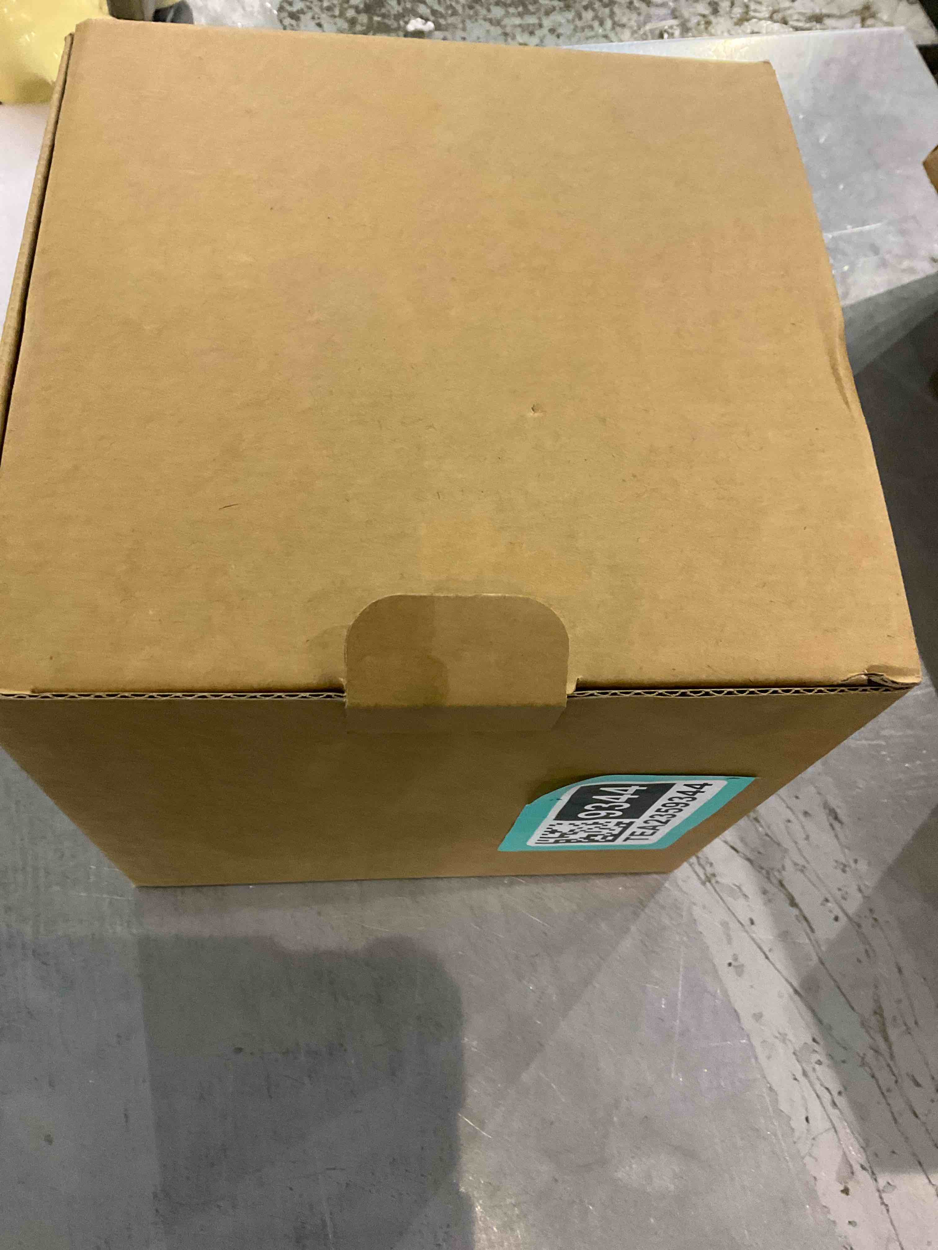 https://s3.amazonaws.com/lotting-images-prod/bidfta/PNK2469993_1750158463814.jpeg