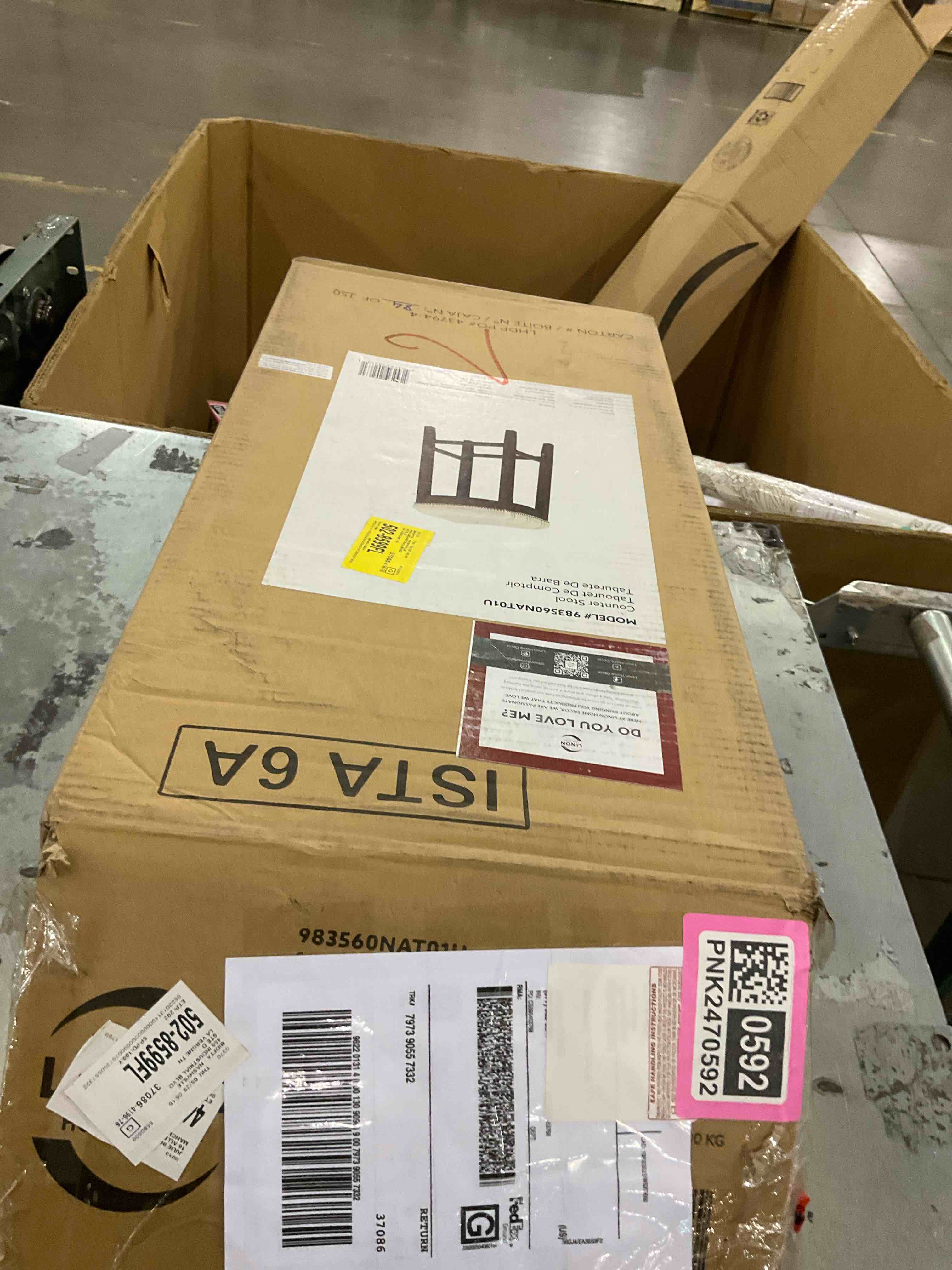 https://s3.amazonaws.com/lotting-images-prod/bidfta/PNK2470592_1750170874115.jpeg