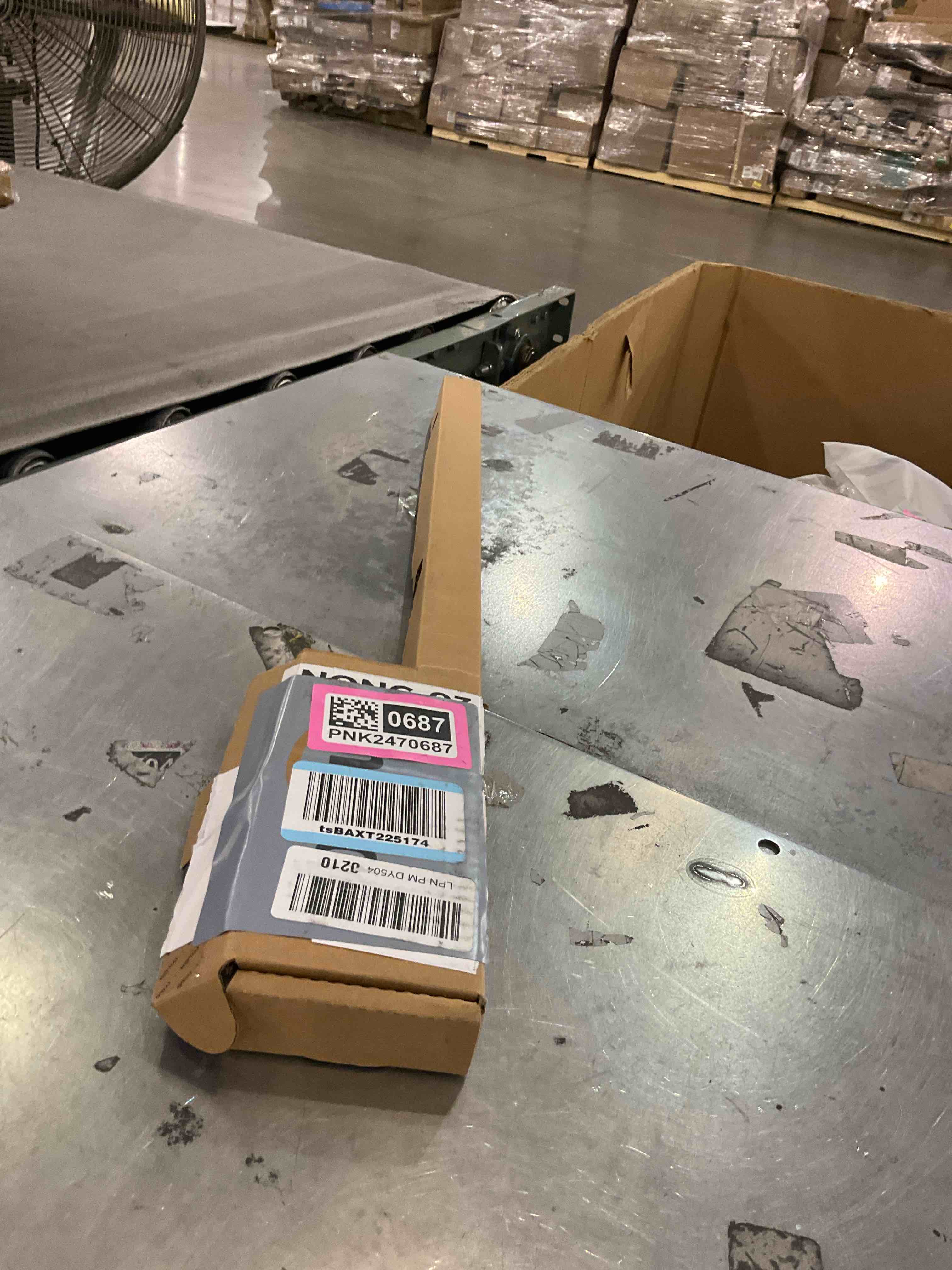 https://s3.amazonaws.com/lotting-images-prod/bidfta/PNK2470687_1750181038501.jpeg