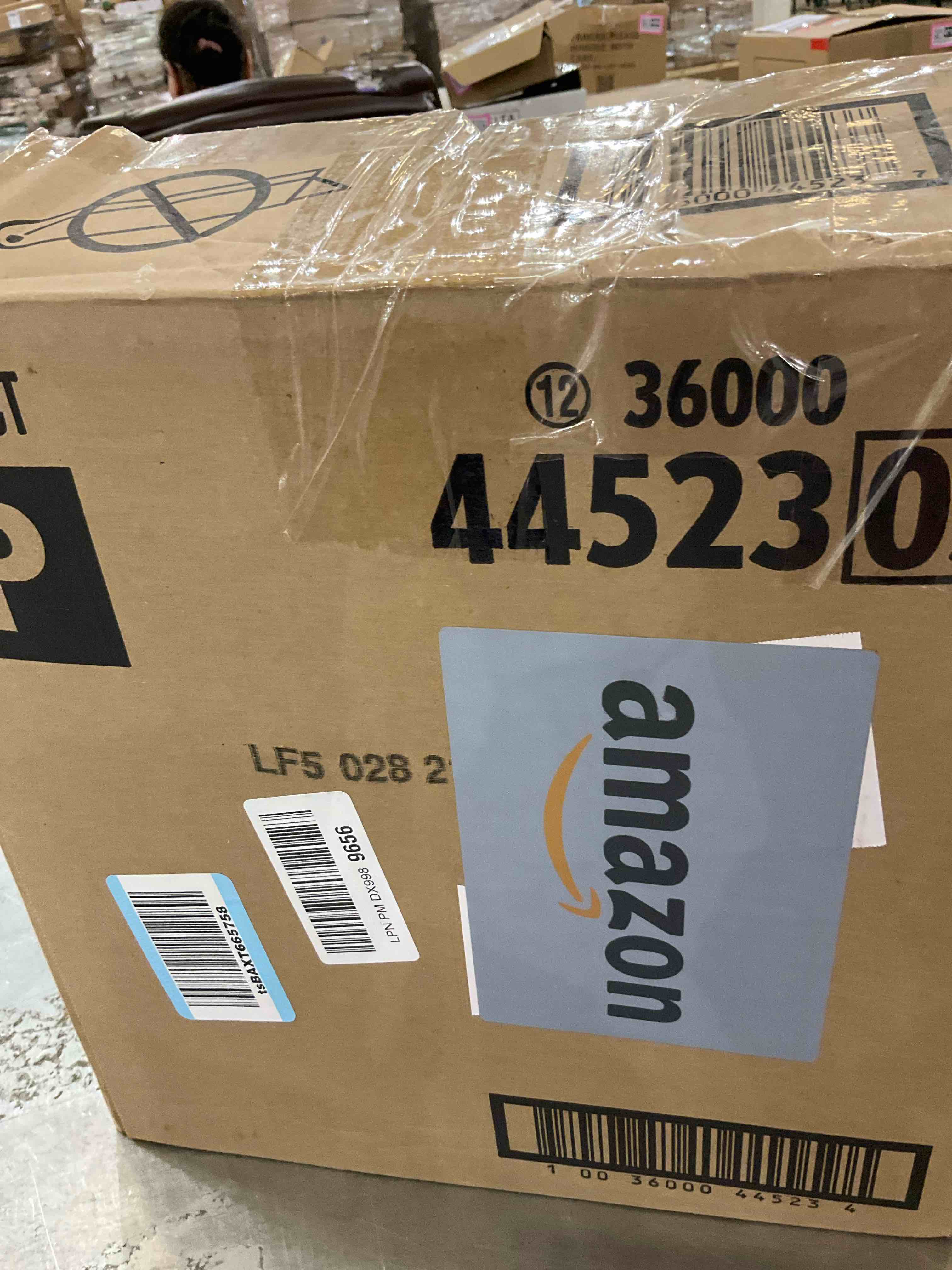 https://s3.amazonaws.com/lotting-images-prod/bidfta/PNK2470701_1750184844280.jpeg