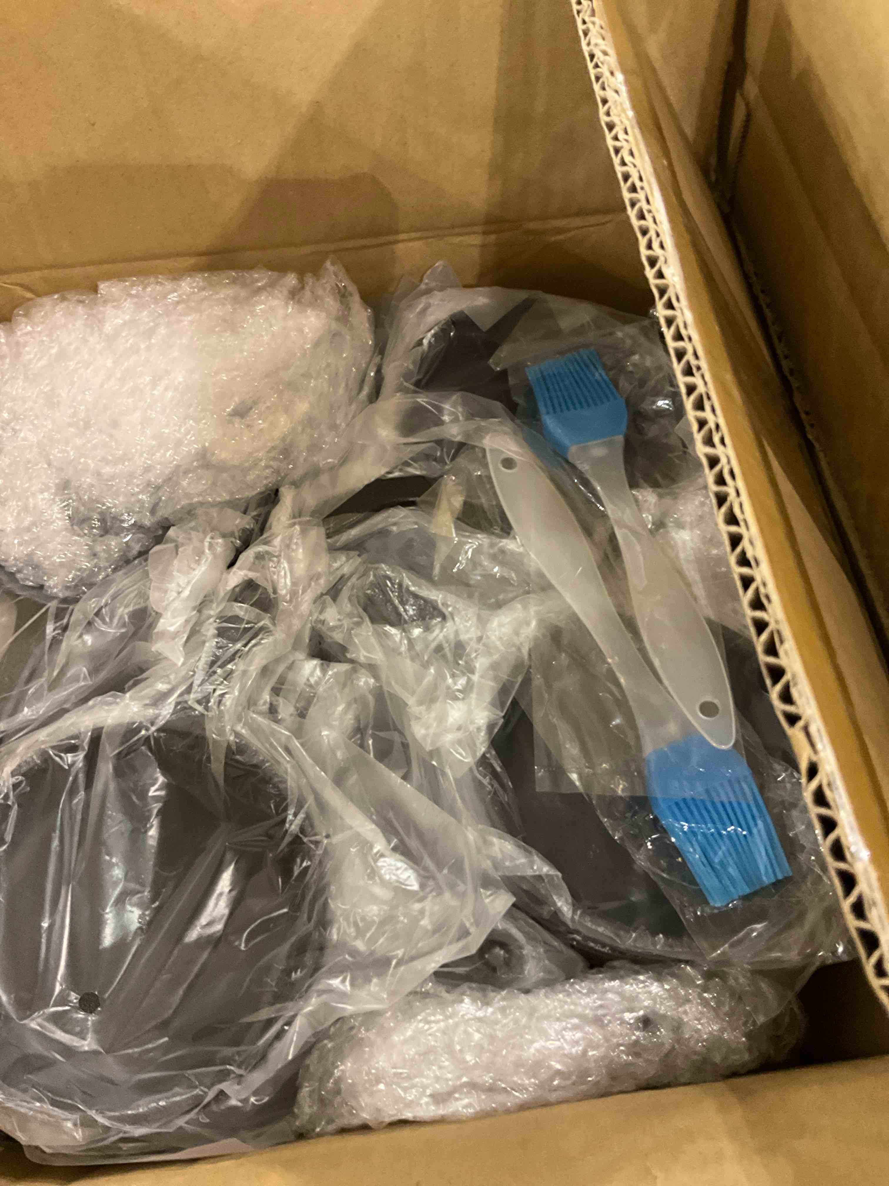 https://s3.amazonaws.com/lotting-images-prod/bidfta/PNK2470815_1750340719665.jpeg