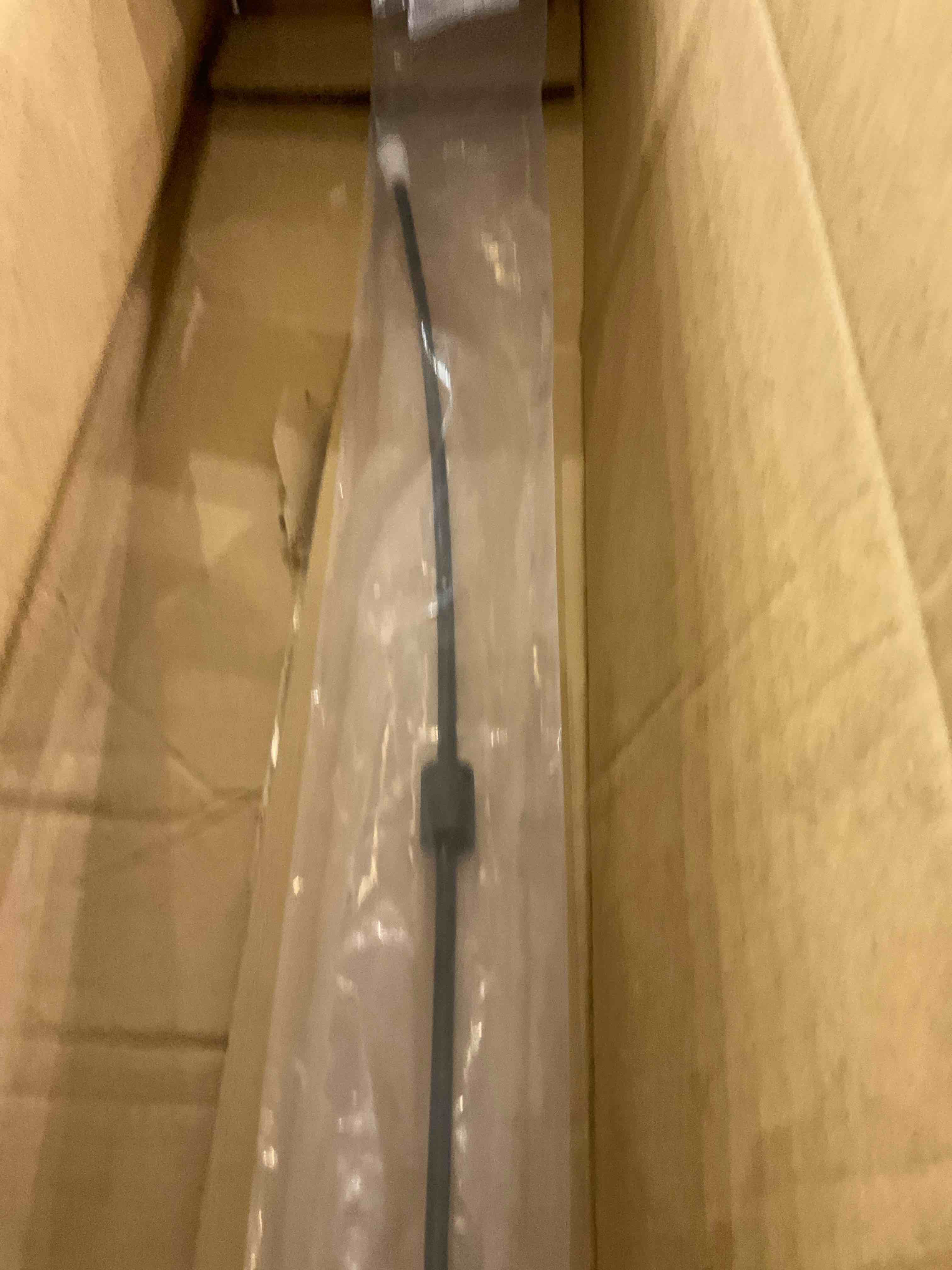 https://s3.amazonaws.com/lotting-images-prod/bidfta/PNK2470831_1750340926000.jpeg