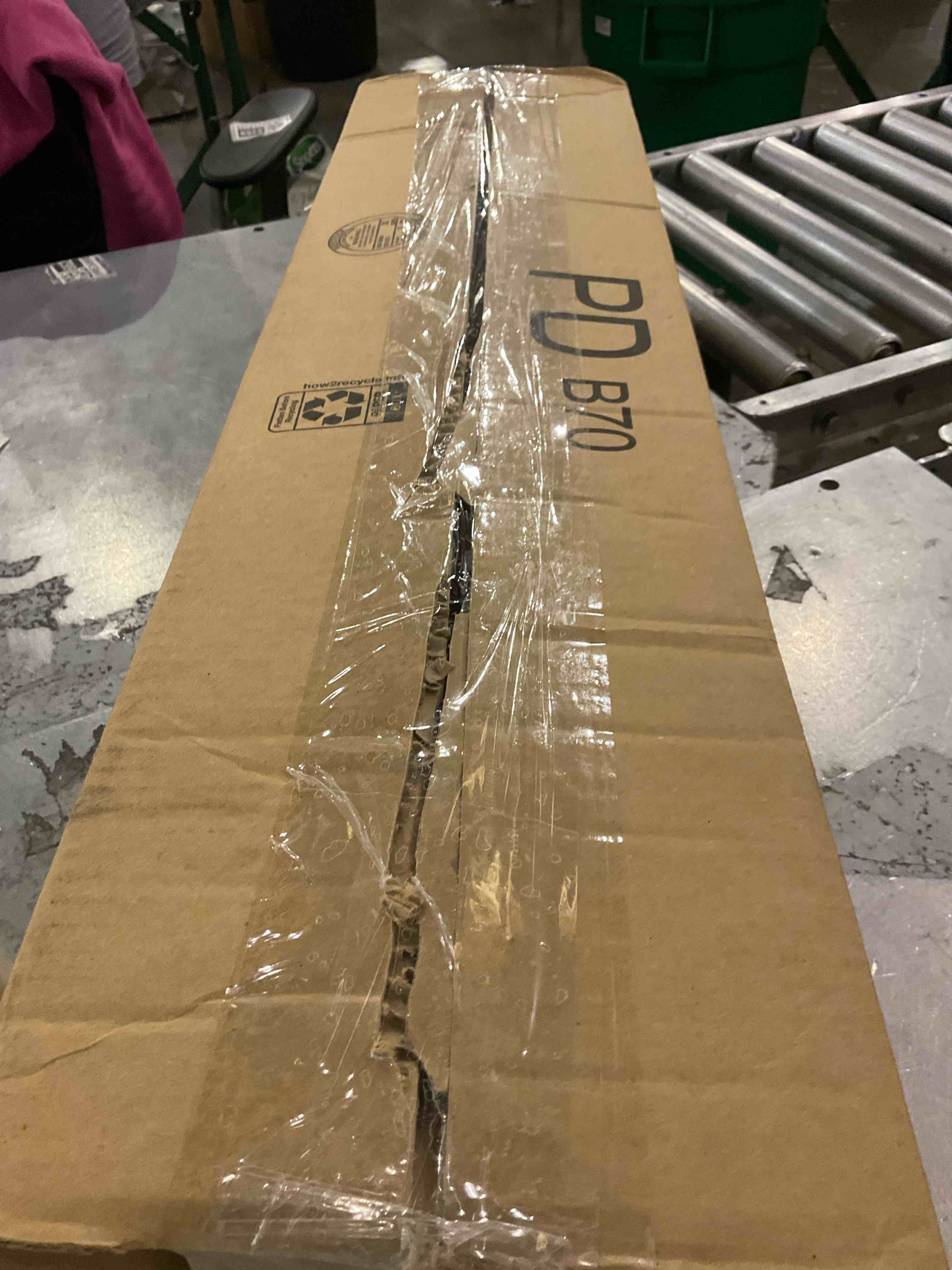 https://s3.amazonaws.com/lotting-images-prod/bidfta/PNK2470831_1750340946829.jpeg