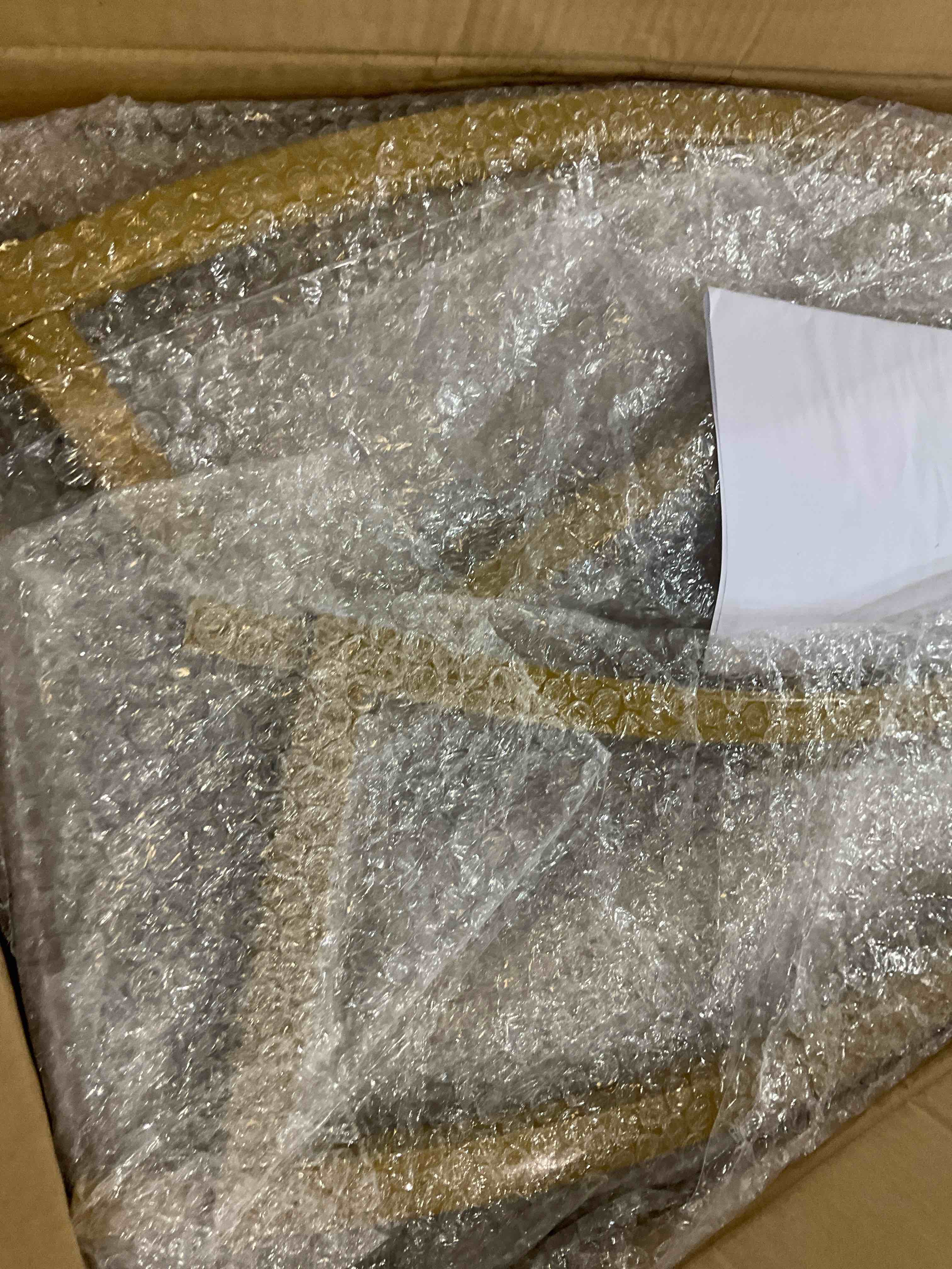 https://s3.amazonaws.com/lotting-images-prod/bidfta/PNK2471017_1750346967974.jpeg