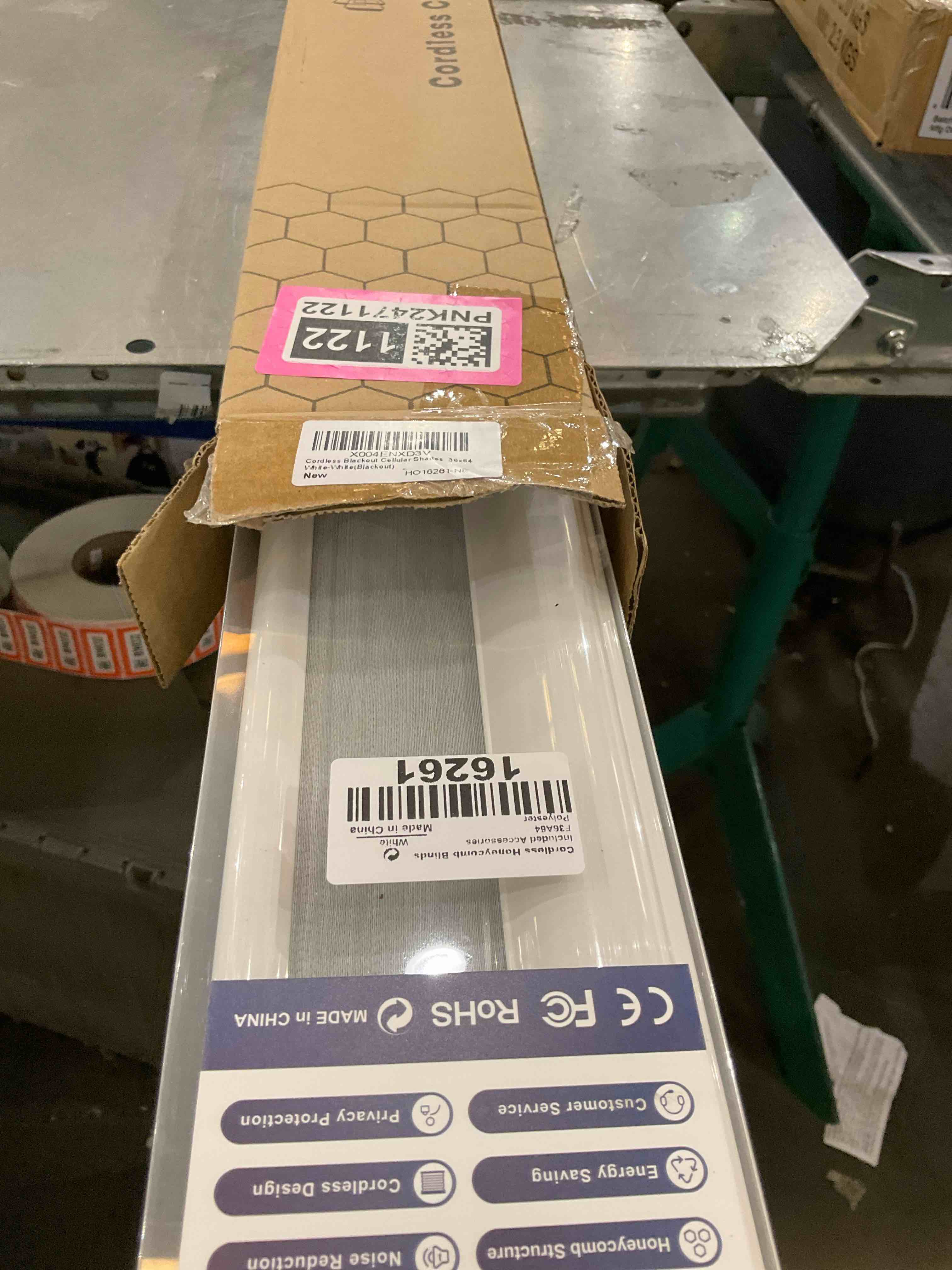https://s3.amazonaws.com/lotting-images-prod/bidfta/PNK2471122_1750354473850.jpeg