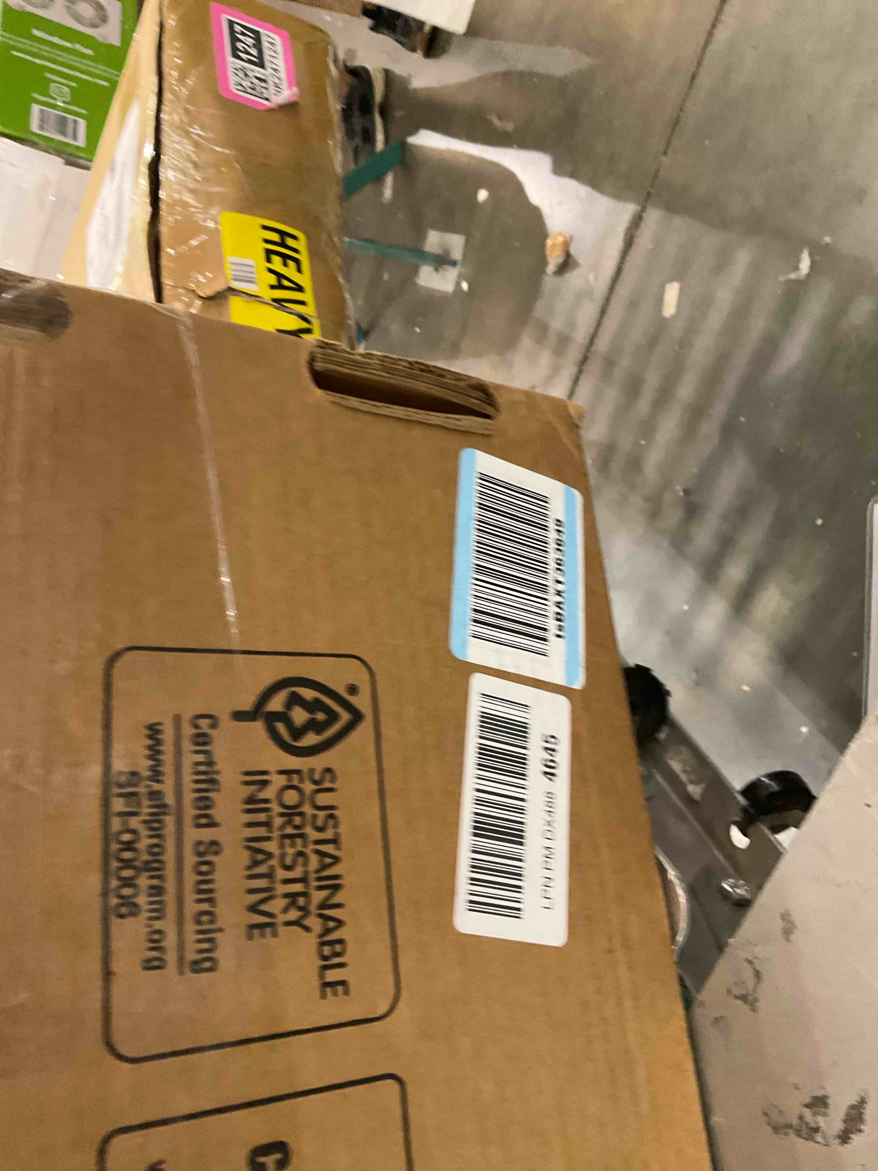 https://s3.amazonaws.com/lotting-images-prod/bidfta/PNK2471226_1750354133861.jpeg