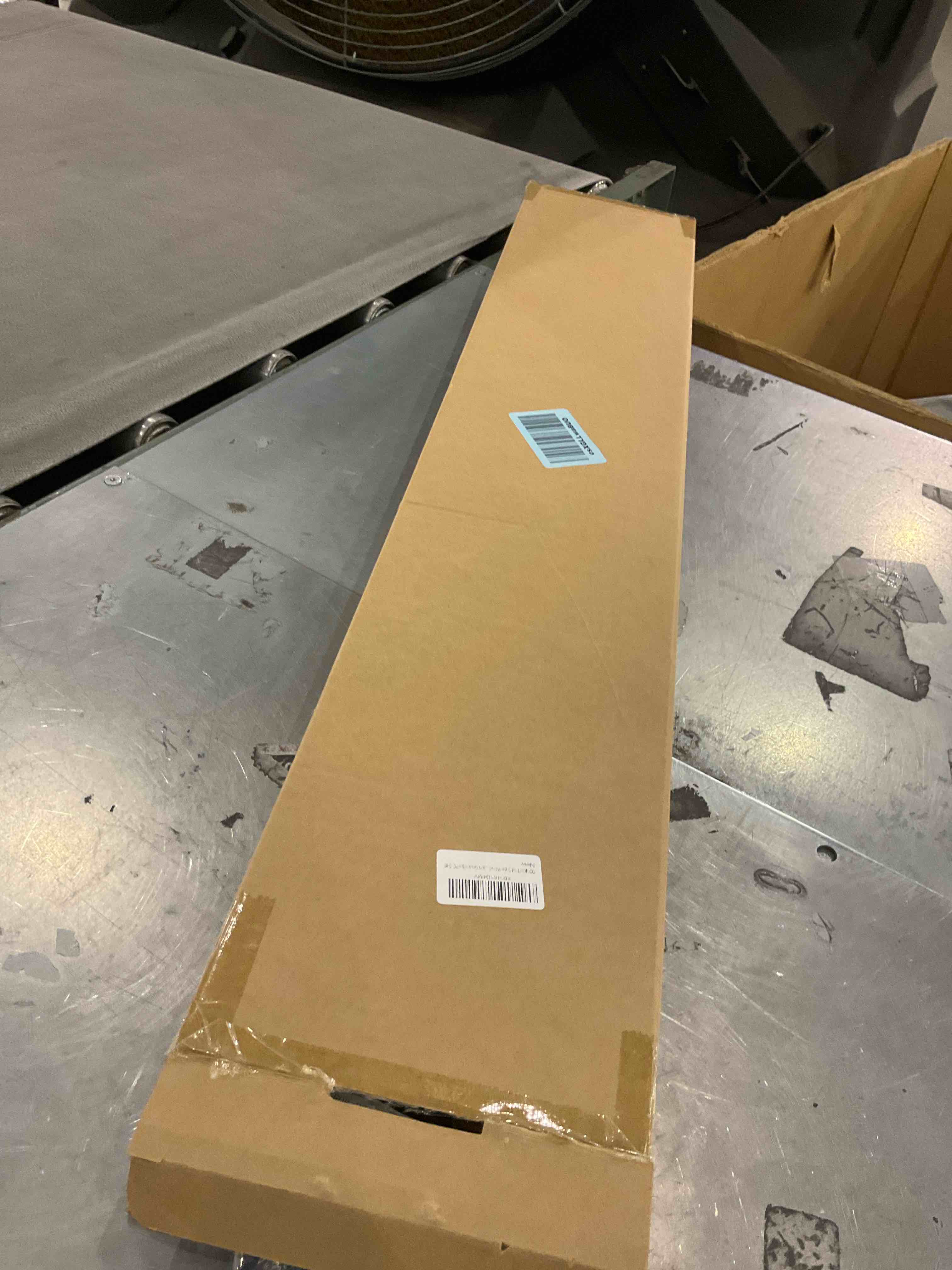 https://s3.amazonaws.com/lotting-images-prod/bidfta/PNK2471926_1750676996714.jpeg