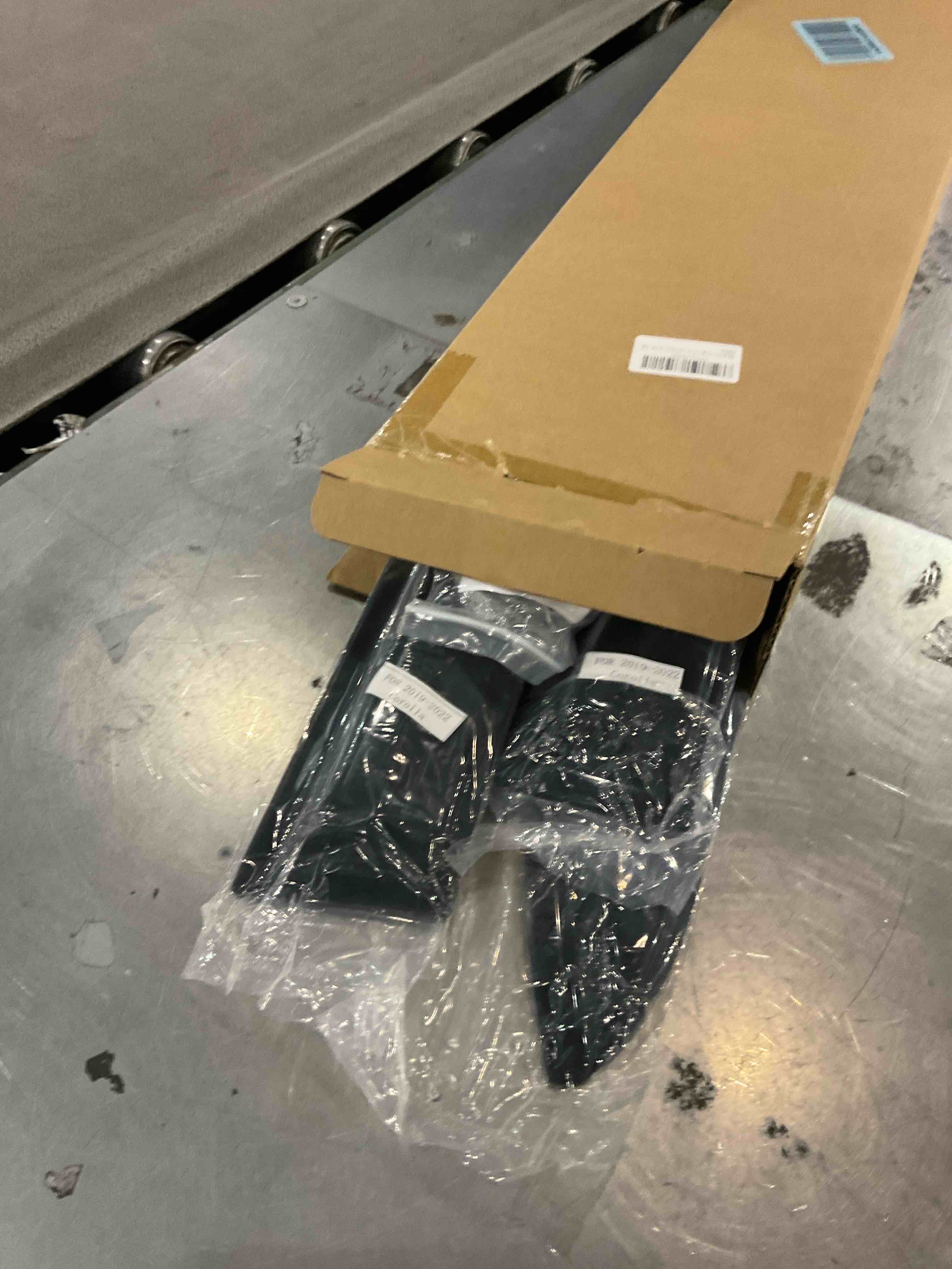 https://s3.amazonaws.com/lotting-images-prod/bidfta/PNK2471926_1750677002828.jpeg