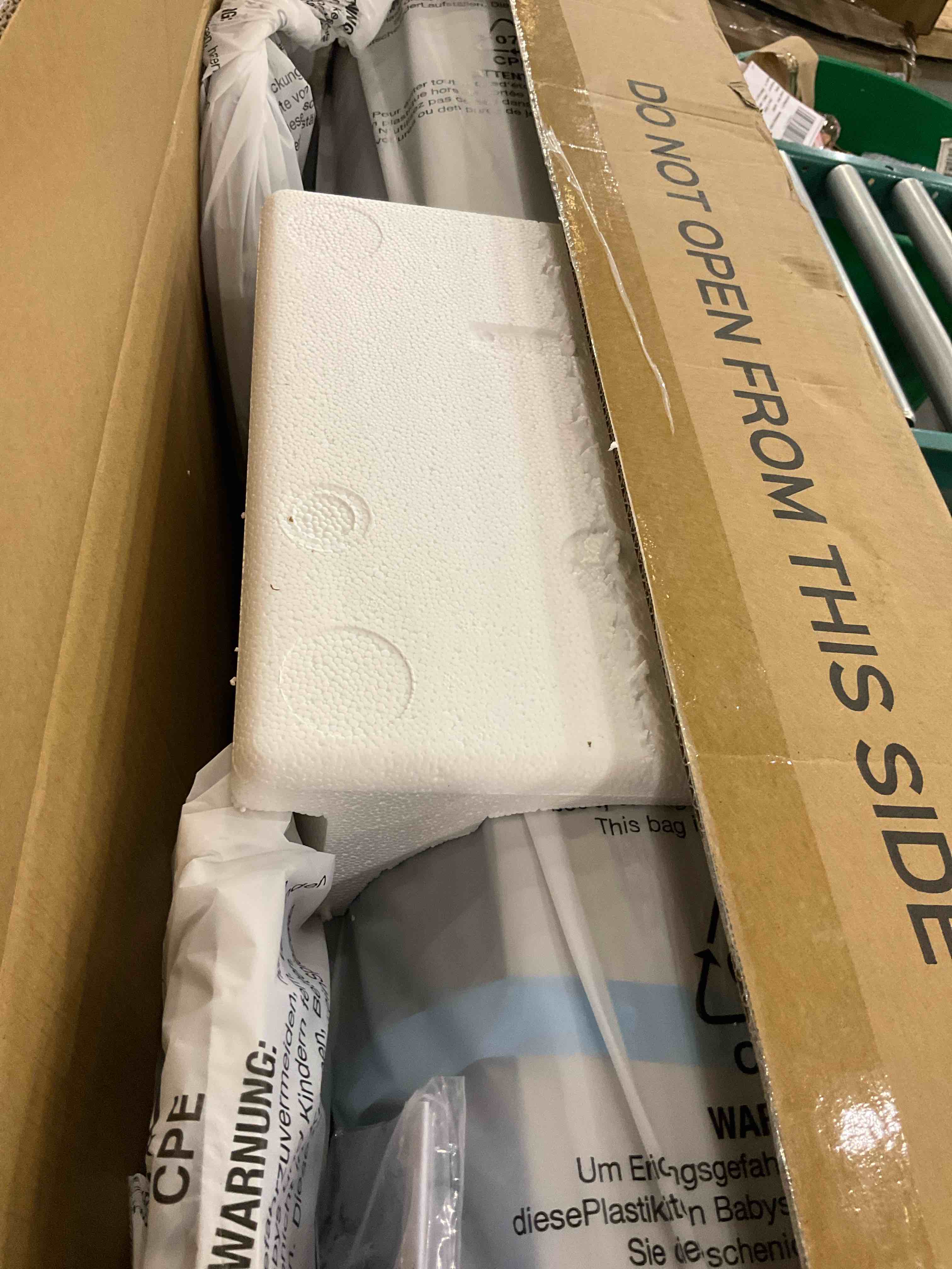 https://s3.amazonaws.com/lotting-images-prod/bidfta/PNK2472141_1750683282877.jpeg