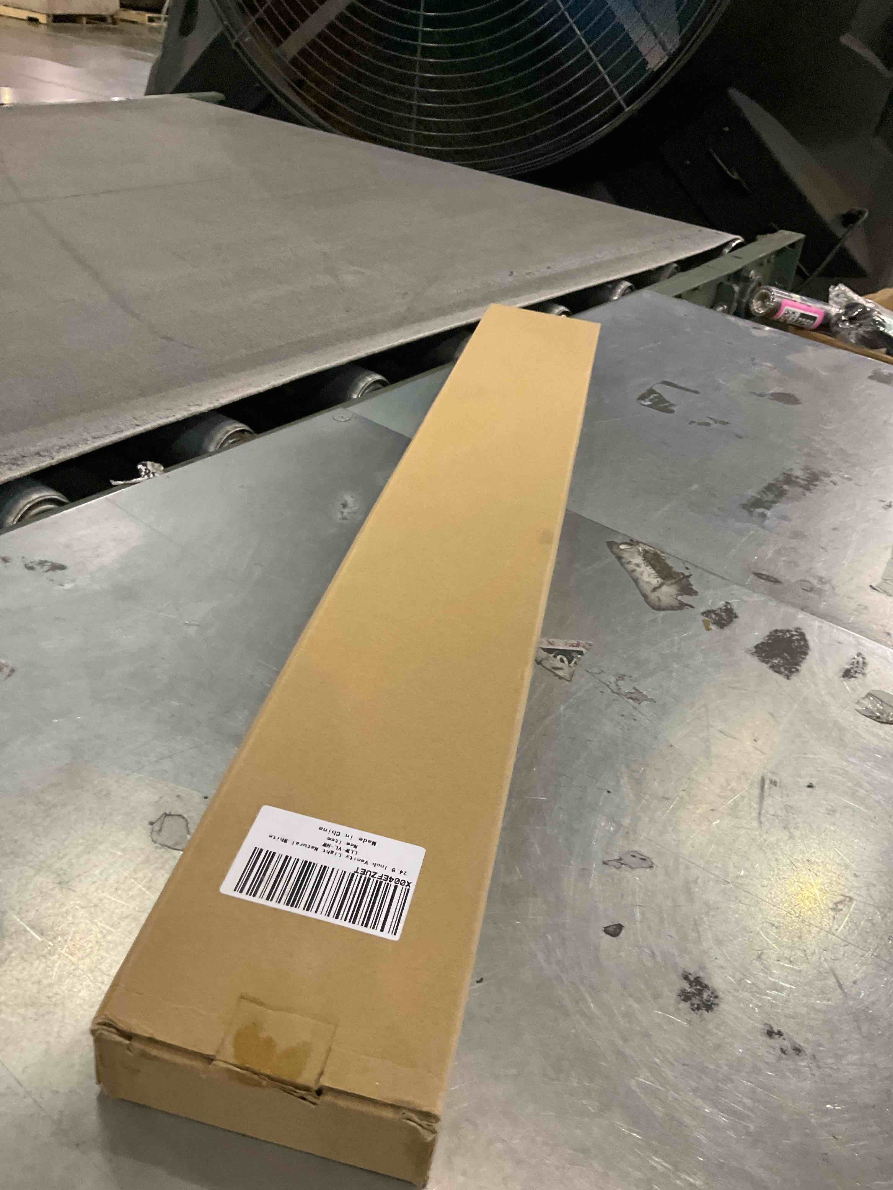https://s3.amazonaws.com/lotting-images-prod/bidfta/PNK2472400_1750697525599.jpeg