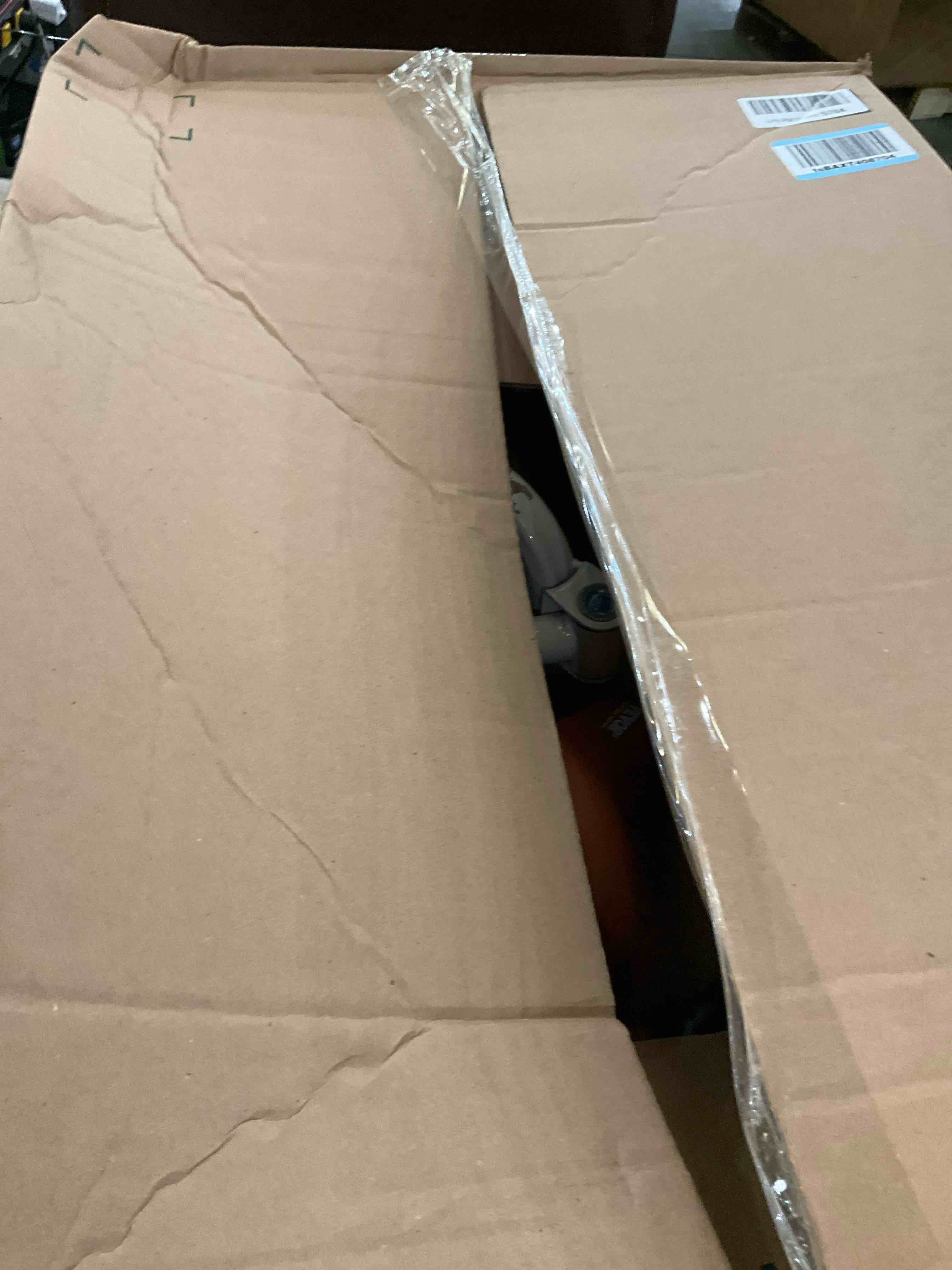 https://s3.amazonaws.com/lotting-images-prod/bidfta/PNK2472513_1750704403052.jpeg
