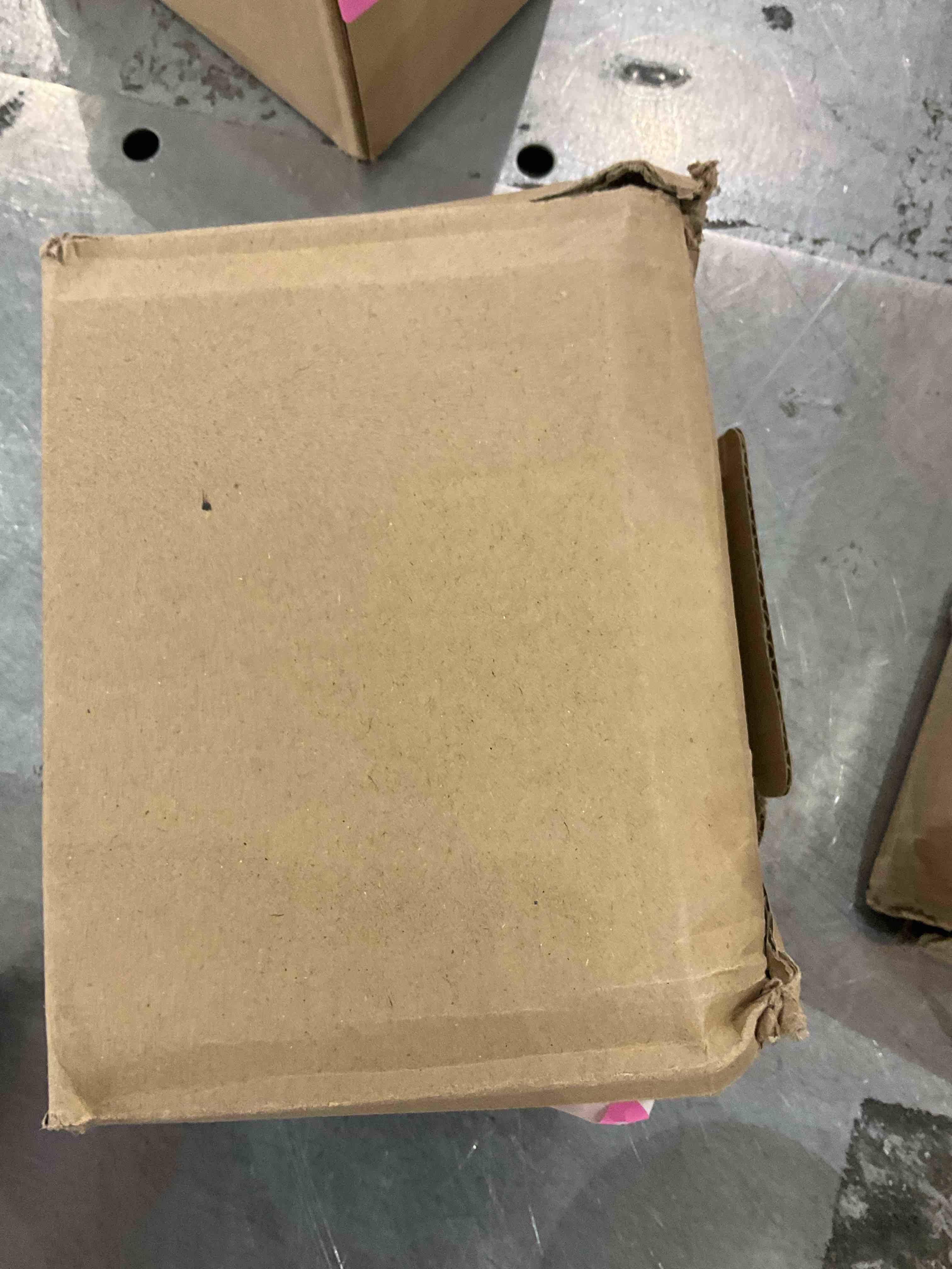 https://s3.amazonaws.com/lotting-images-prod/bidfta/PNK2472573_1750766774606.jpeg