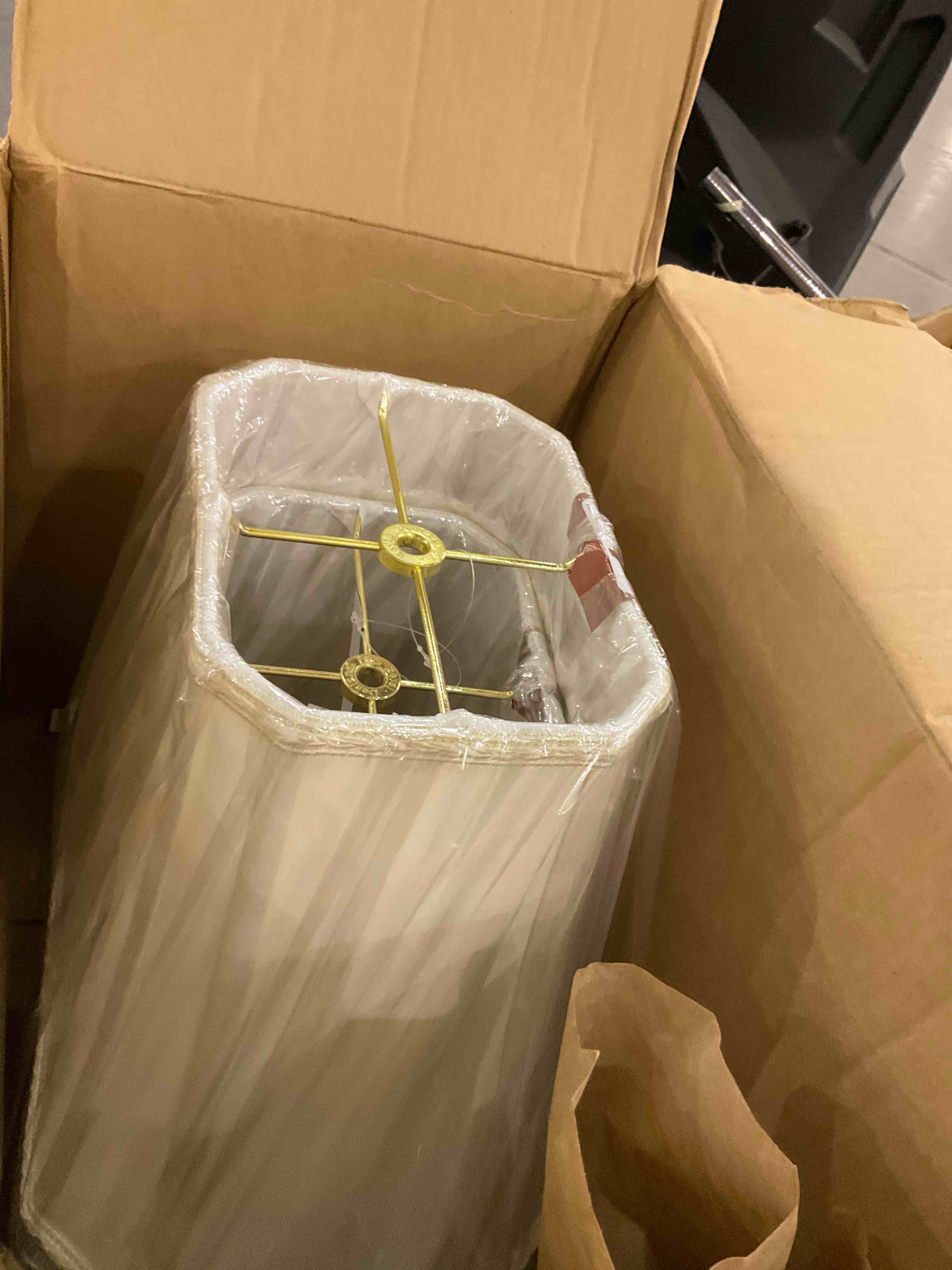 https://s3.amazonaws.com/lotting-images-prod/bidfta/PNK2472656_1750853810516.jpeg