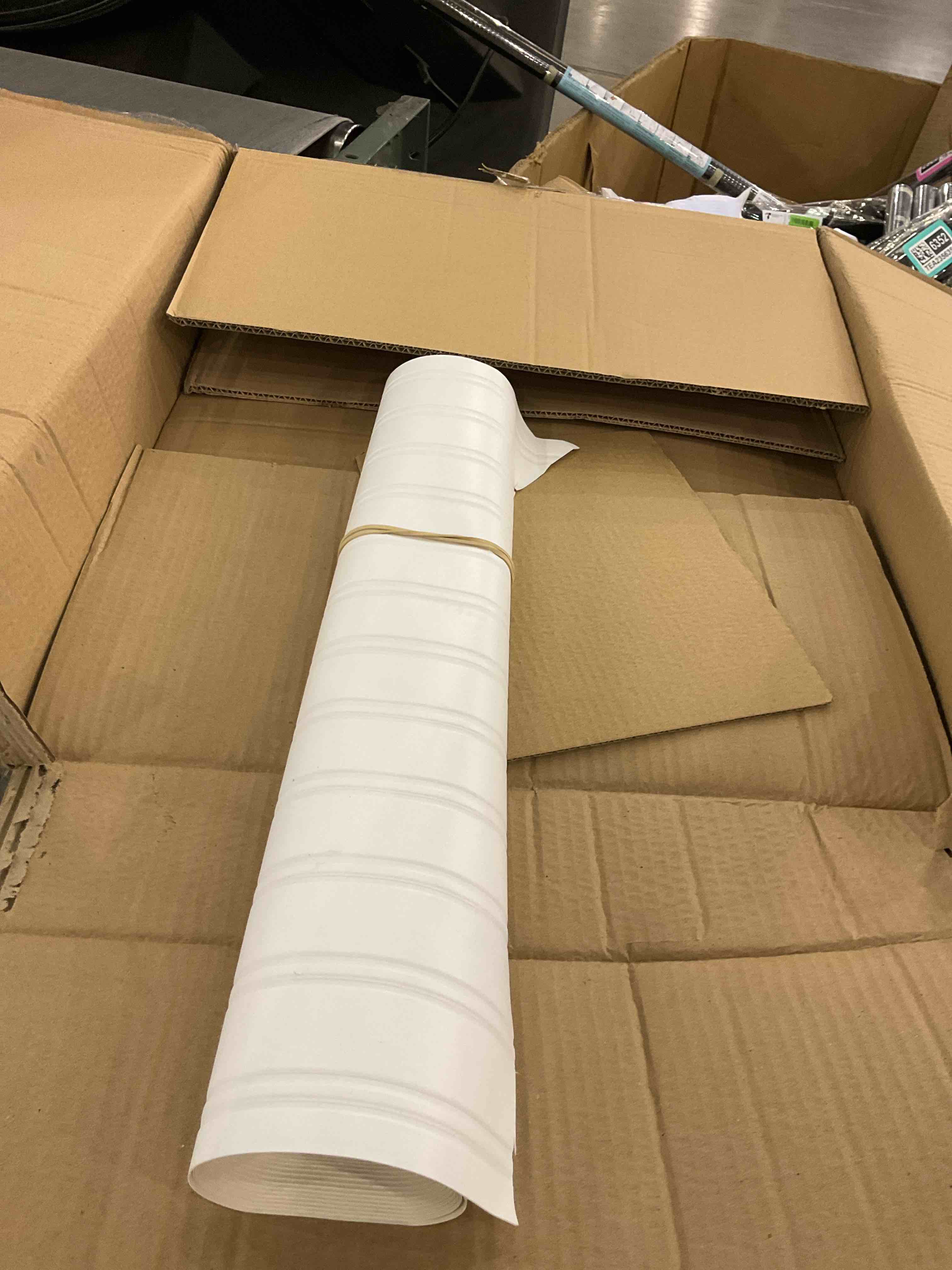 https://s3.amazonaws.com/lotting-images-prod/bidfta/PNK2472664_1750853022854.jpeg