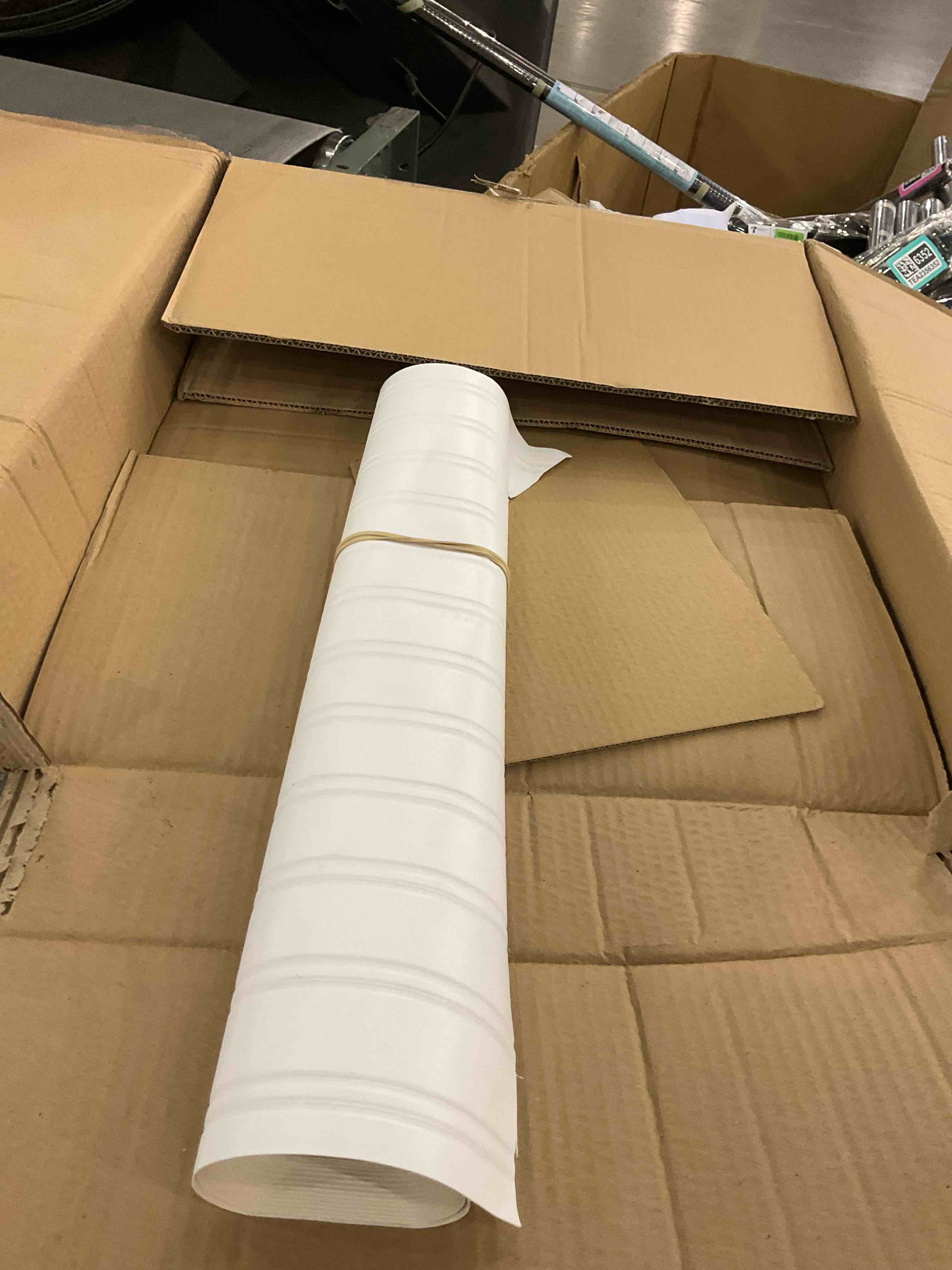 https://s3.amazonaws.com/lotting-images-prod/bidfta/PNK2472664_1750853023774.jpeg
